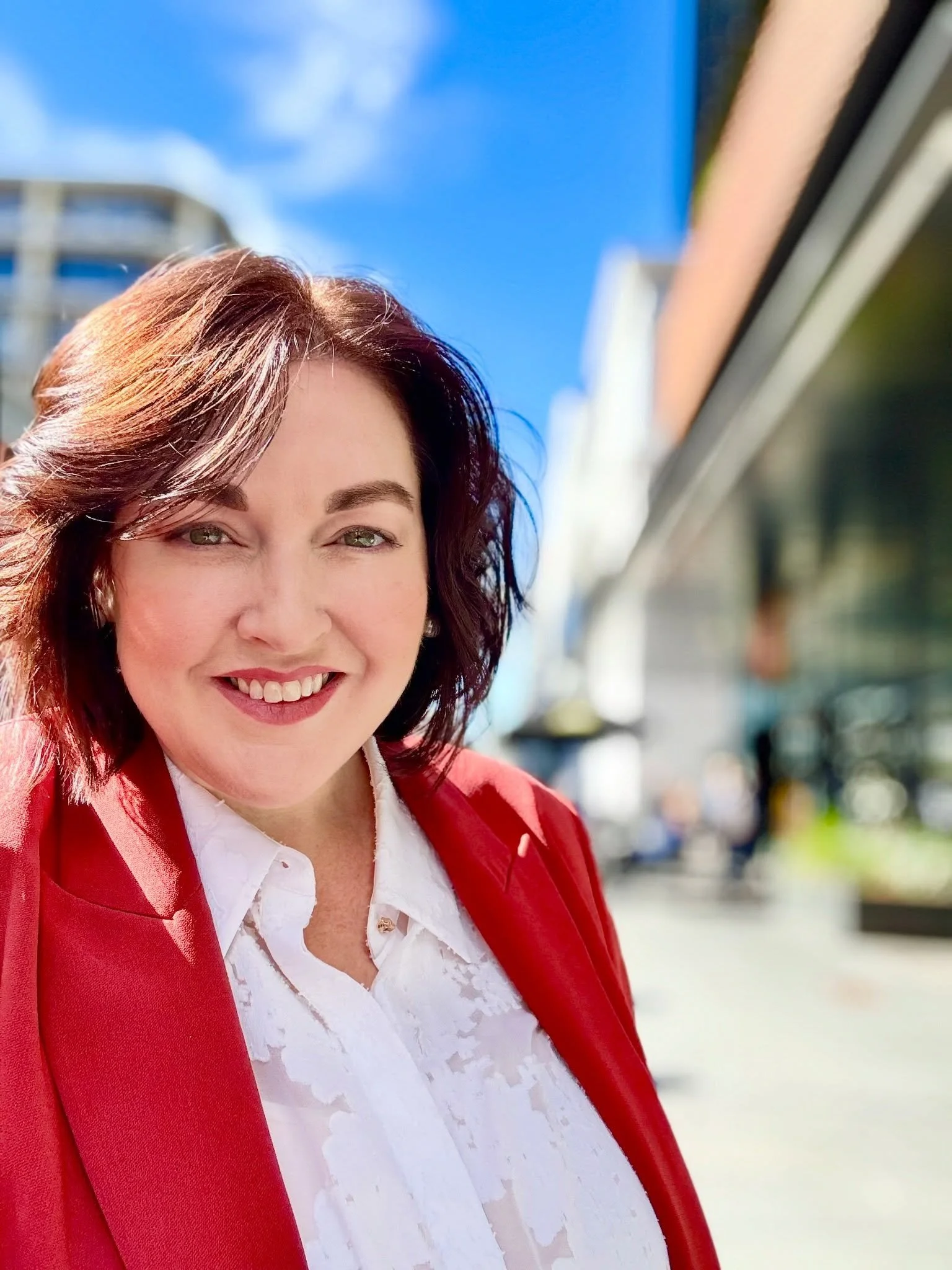 Dropped in to get a detailed briefing about the next stages of the @t2dproject in our neighbourhood.

We discussed greening and tree replacement 🌳 new public spaces, construction impacts 🏗️ safe access to schools and much more.

Can&rsquo;t wait fo