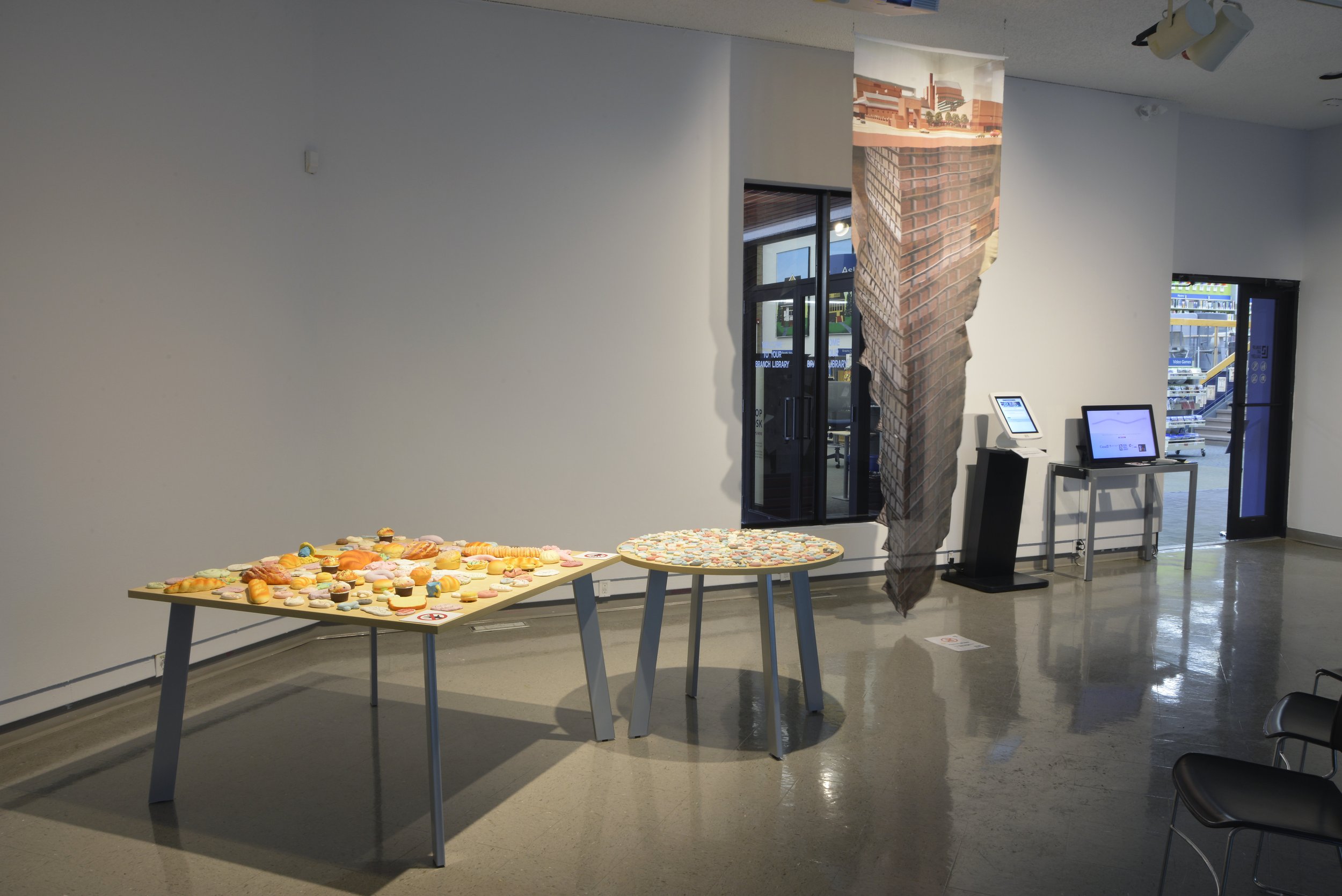  Installation view 