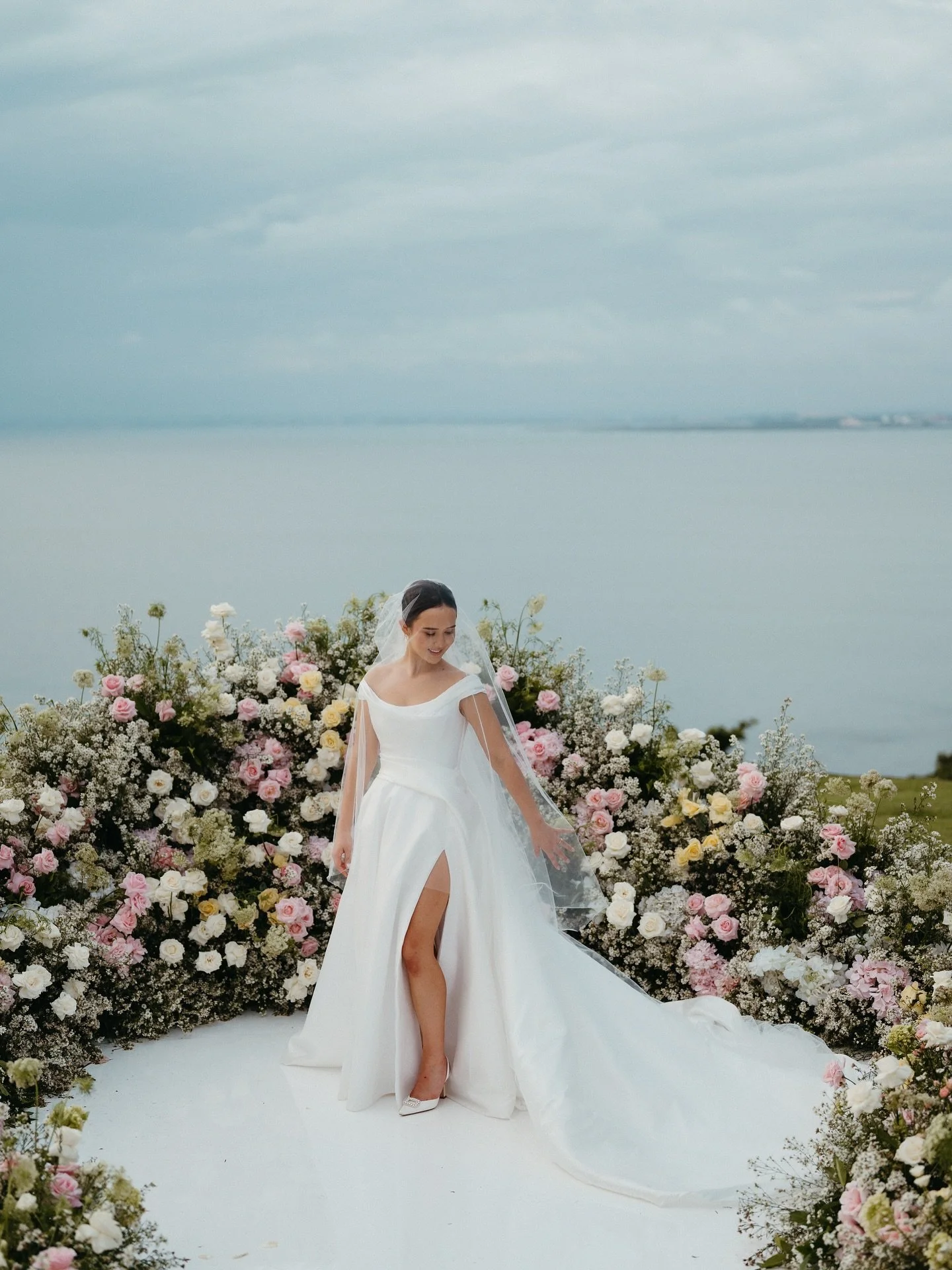 a ceremony by the sea 
@luxuryweddingsindo