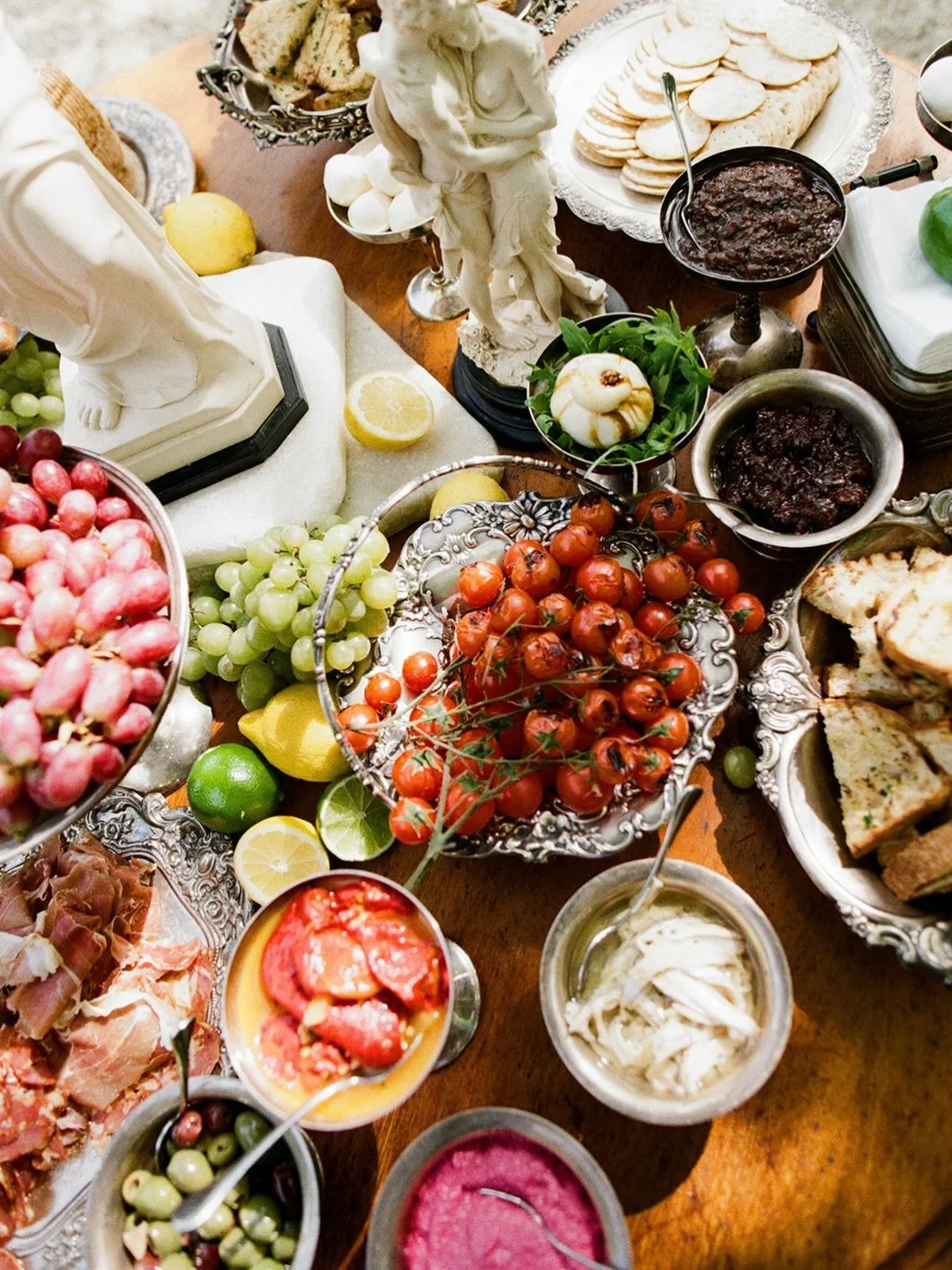 My last wedding for 2025 was at the beautiful @amartiweddingvenue for Beth &amp; Ben.  How good is Nonna firing up the pizzas!
shot on film 🎞️