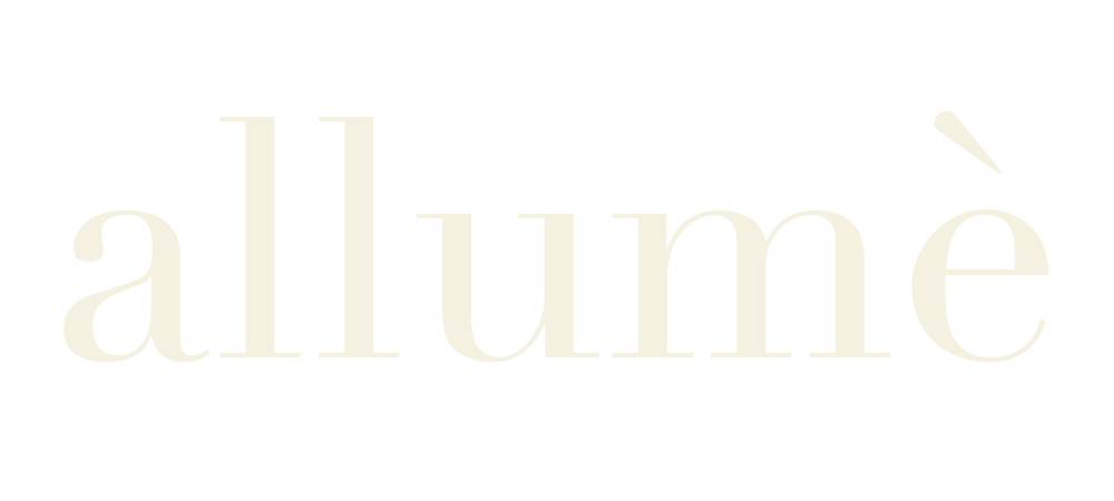 The word 'allumé' in white text on a black background.