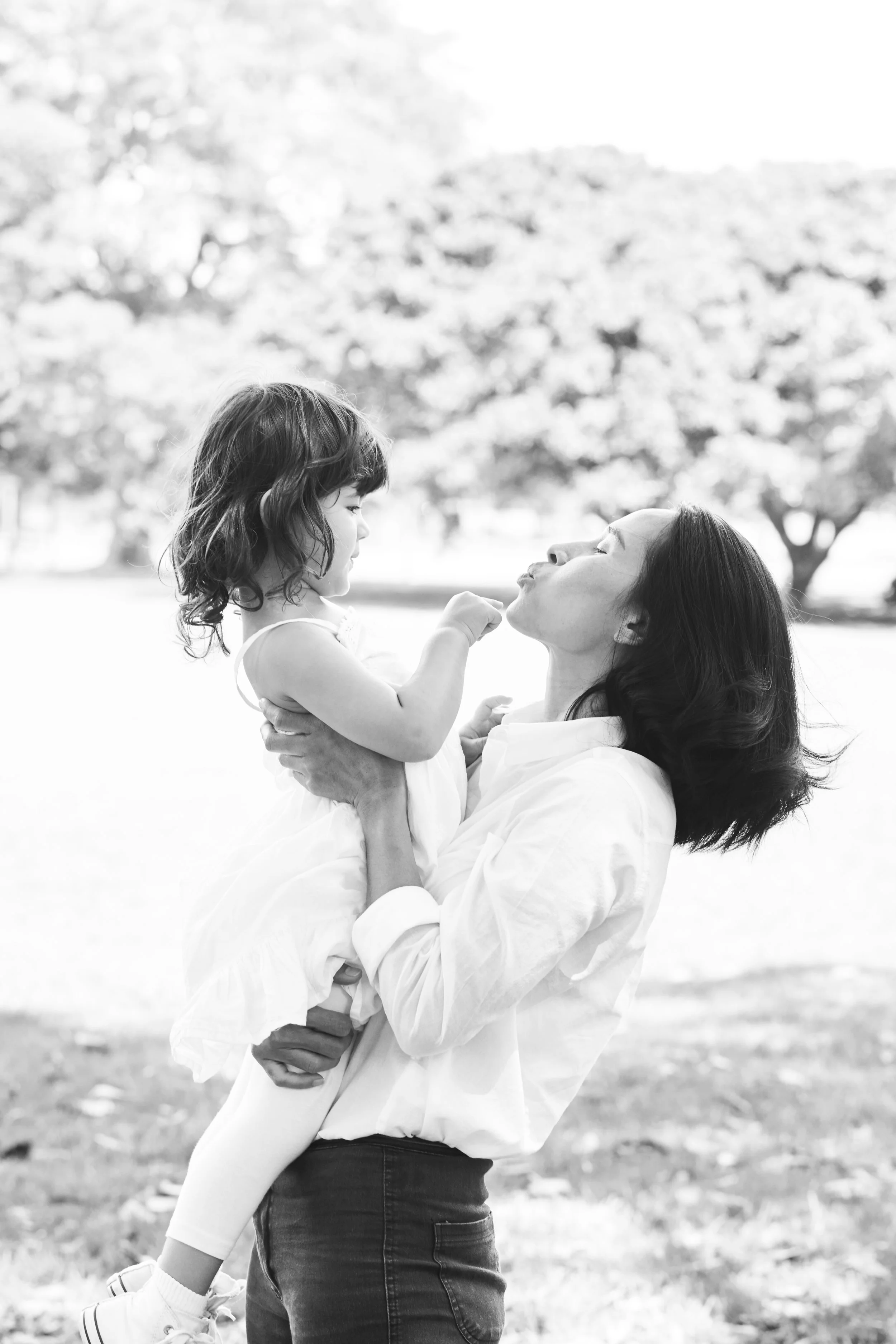 Natural and affordable newborn, children, cake smash, pregnancy and family photography in Sydney