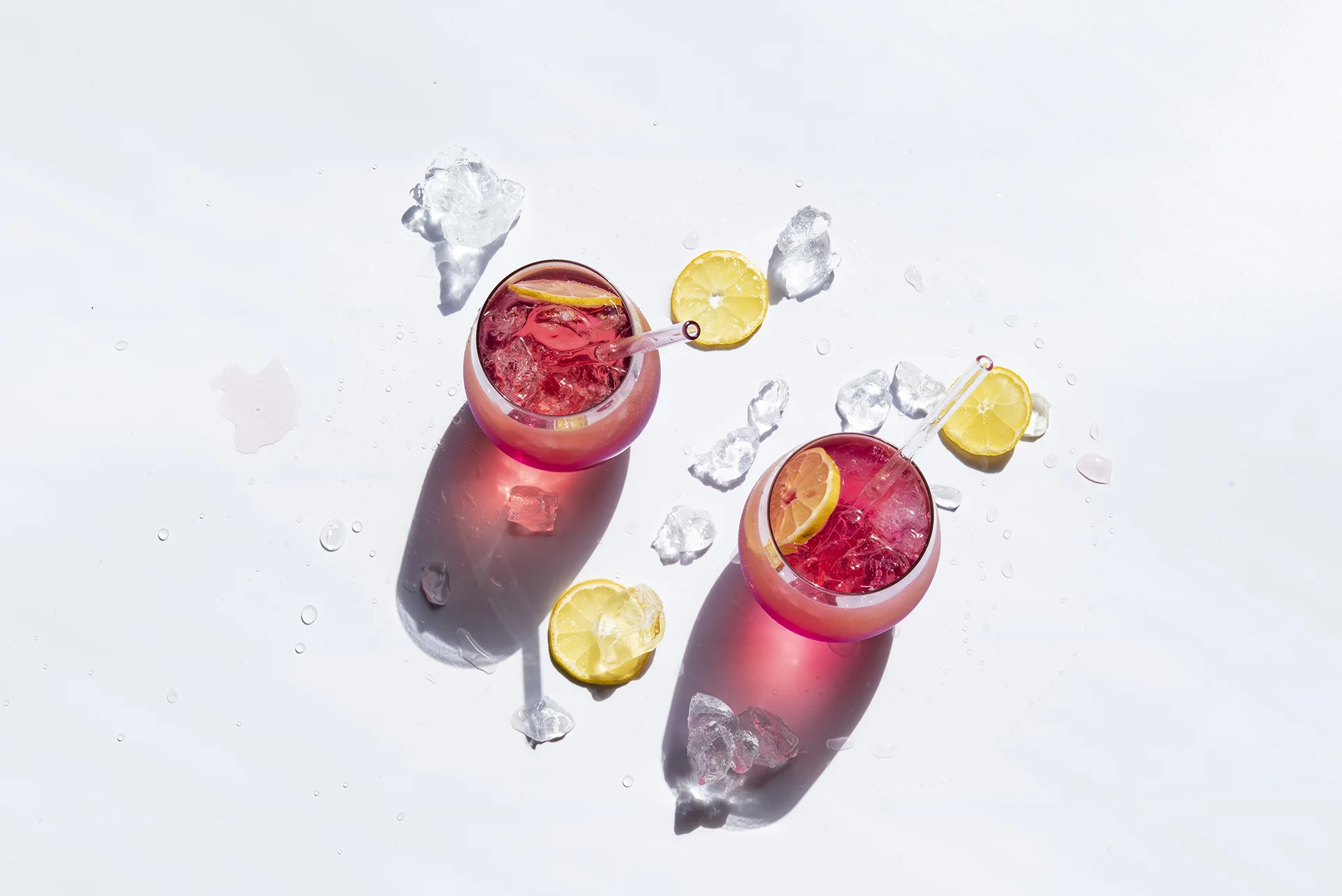 Summer cocktails with ice and lemon