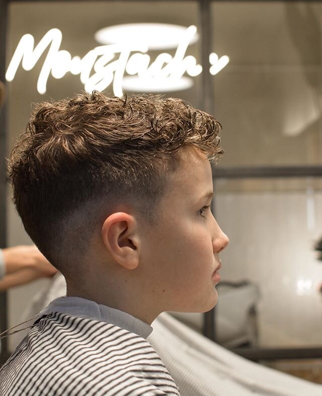 Waves ✌🏽 Used product: Touchable by @kevin.murphy
.
.
.
.
.
.
#moustache #barbershop #moustachebarbershop #haircut #leeuwarden #groningen #barber #barbers #men #grooming #hair #kevinmurphy #hairstyle