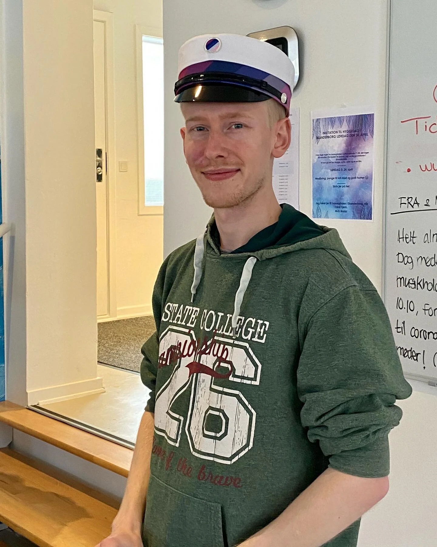 I dag udkl&aelig;kkede Facet endnu en #STUdent 🤗
Tillykke k&aelig;re Mathias - du har gjort det hamrende godt! 💪🎸🇩🇰
Lige rundt om hj&oslash;rnet venter et job. Held og lykke med det hele🤩👏