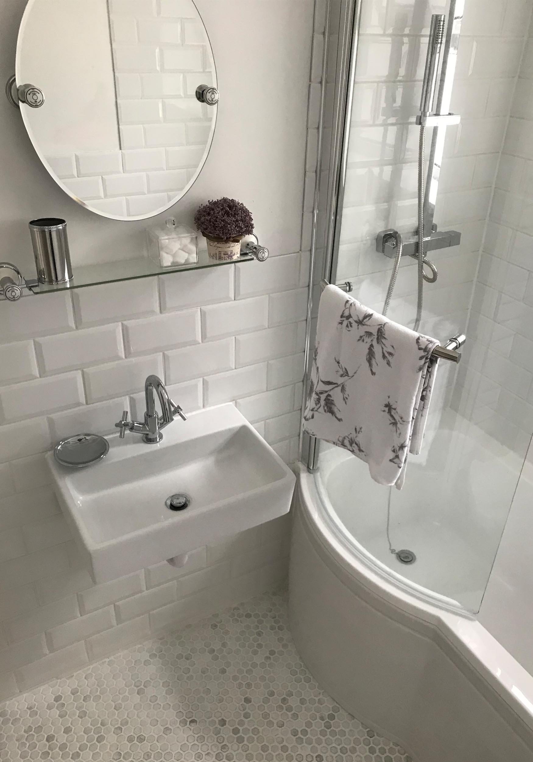 bathroom-white-tiles.jpg