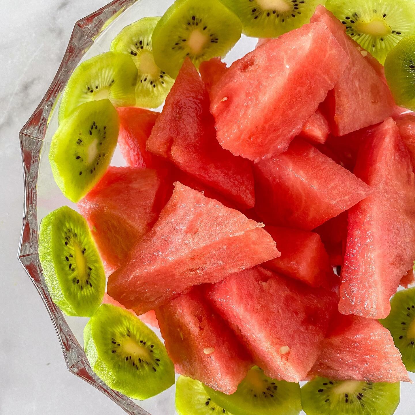 Watermelon season!🍉 😎It is hot out and they are a sweet way to stay hydrated. Enjoy them fresh or frozen for a treat by the pool, beach or bbq.  Not only are they a refreshing crowd pleaser, they have wonderful health benefits from their powerful p
