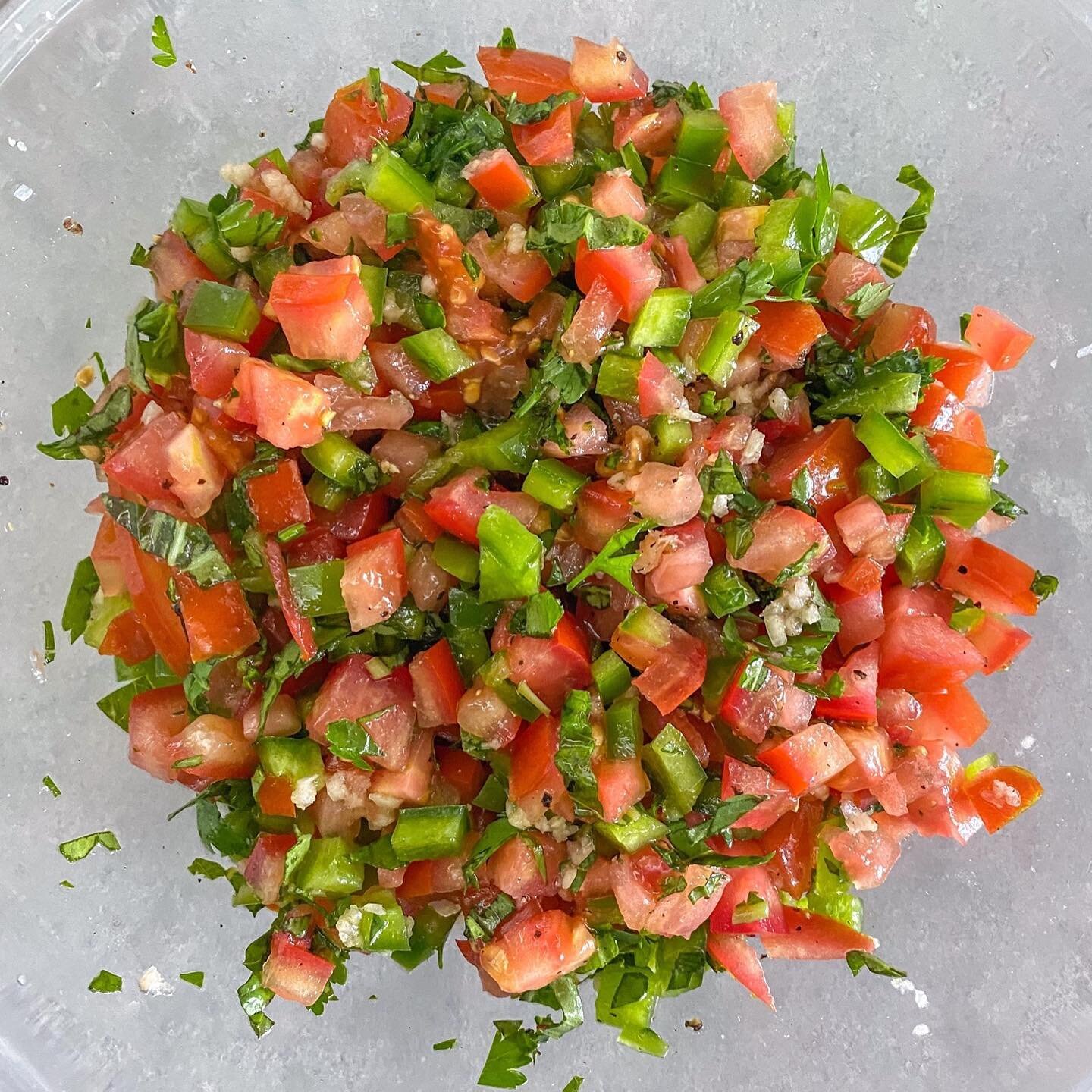 Salsa Cruda 🍅🇮🇹🌱It's like pico de gallo, but Italian. Amazing on fish, but you can really use this however you'd like! Fresh, simple recipe here.👇🏼⁠⁠
⁠⁠
🍅Salsa Cruda Recipe:⁠⁠
- about 2 cups diced tomatoes⁠⁠
- 1 green bell pepper, diced⁠⁠
- 2-