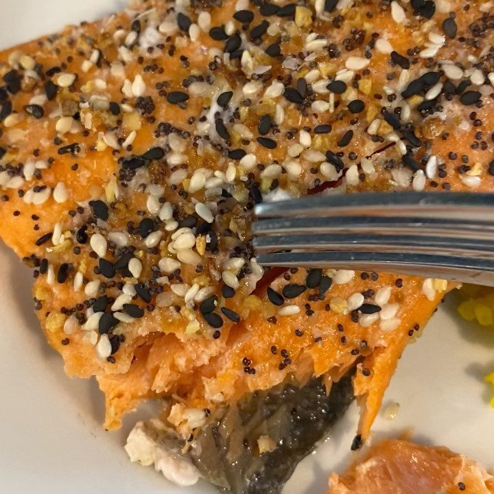 ⁠
Happy Air Fryday! This week, we have Everything But The Bagel Salmon! ⁠
⁠⠀⁠
💥Instructions:⁠⠀⁠
1️⃣ Preheat air fryer for 3-5 minutes at 380.⁠⠀⁠
2️⃣ Sprinkle seasoning evenly over the salmon. ⁠
3️⃣ Place in the air fryer and cook for 5-12⁠
minutes, 