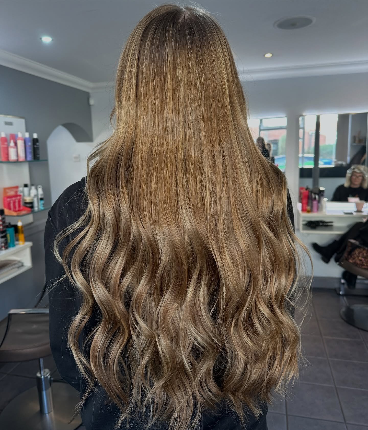 Having foils doesn&rsquo;t always mean being blonde !🐻

Created by Niamh 

@olaplex @innoluxeuk @matrix 
#bronde #balayage #highlights #hairdresser #hairdresserlife✂️