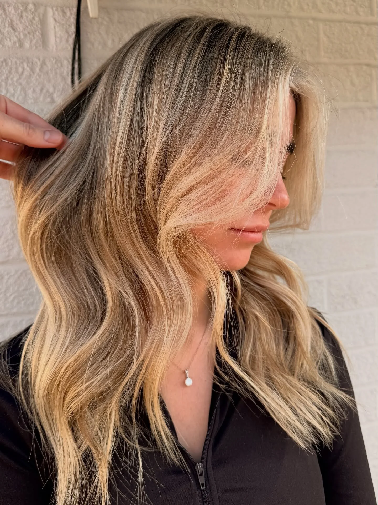 Balayage and a yap 🪩✨

Created by Wilson 

#balayage#blonde#instamood#norwich#olaplex