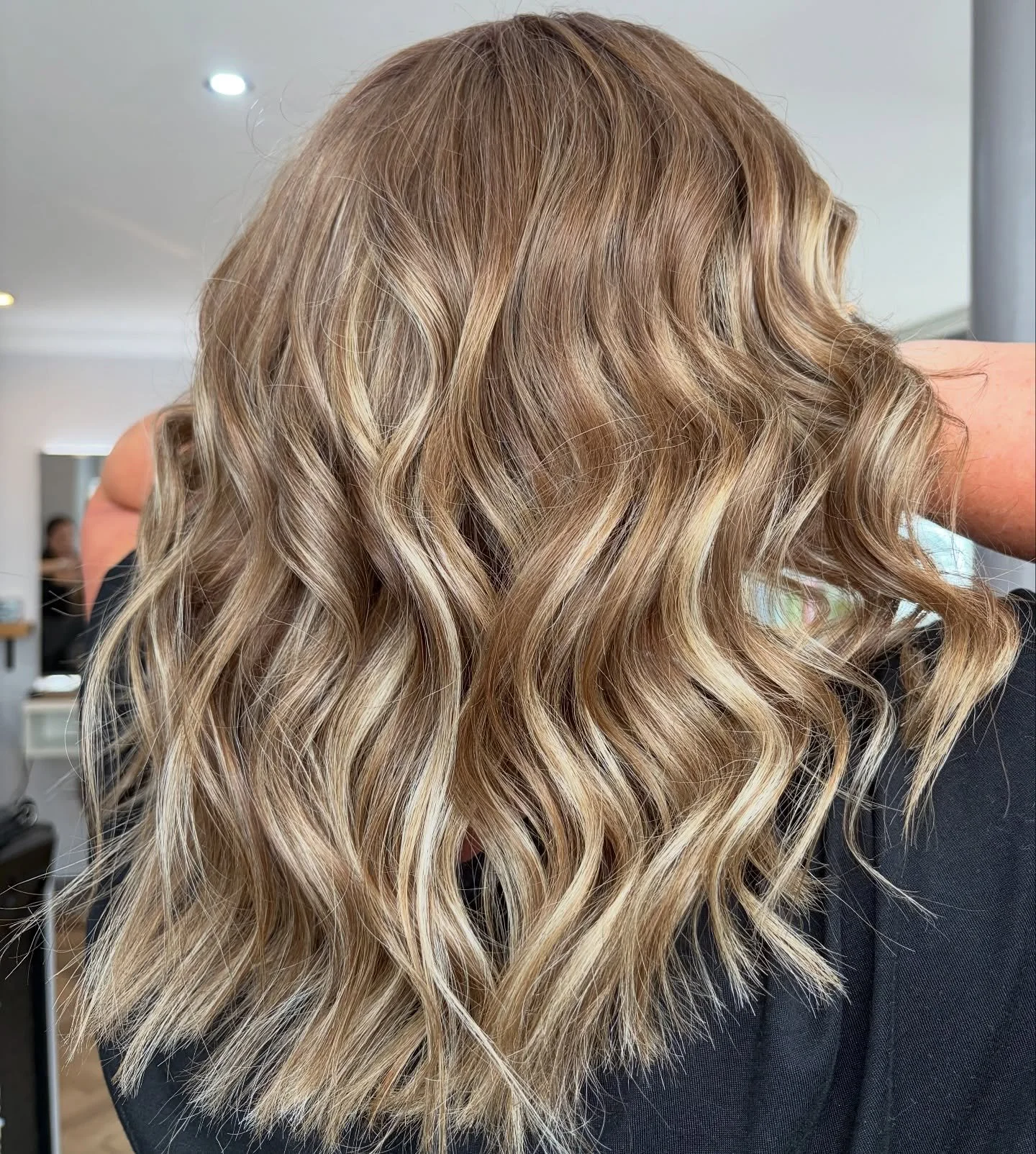 This is one full blonding session with Carla ! 
Going blonder for the summer ✨✨✨

#blondehair #blonding #blondehighlights #highlights #hairhighlights #blondebalayage #balayage #babylights #livedinblonde #brightblonde #norwichsalon #hairsalon #foils #