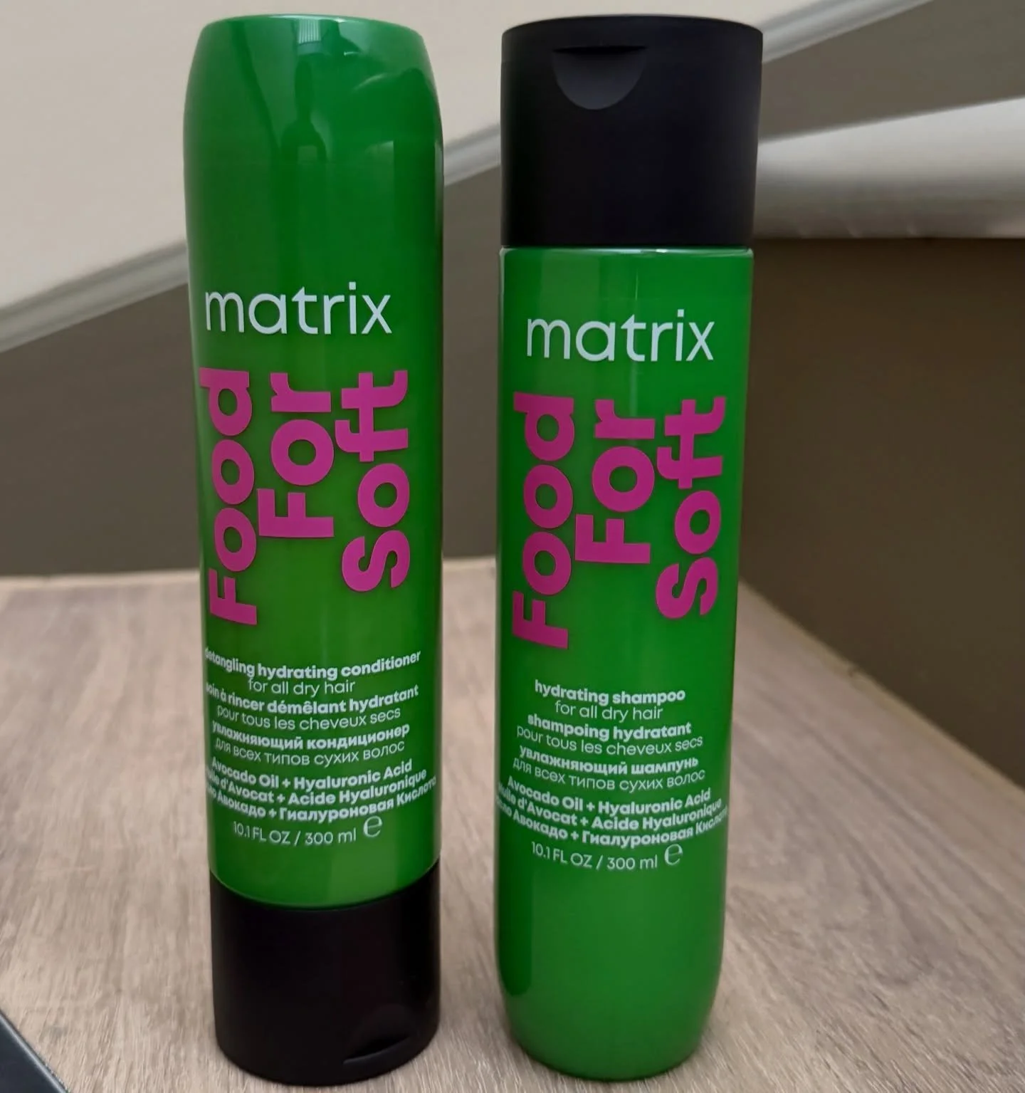 Food For Soft Shampoo and Conditioner deeply hydrate dry hair. Leaving it softer, smoother, and easier to manage after every wash. Infused with nourishing ingredients, this duo helps lock in moisture, reduce frizz, and boost shine without weighing ha