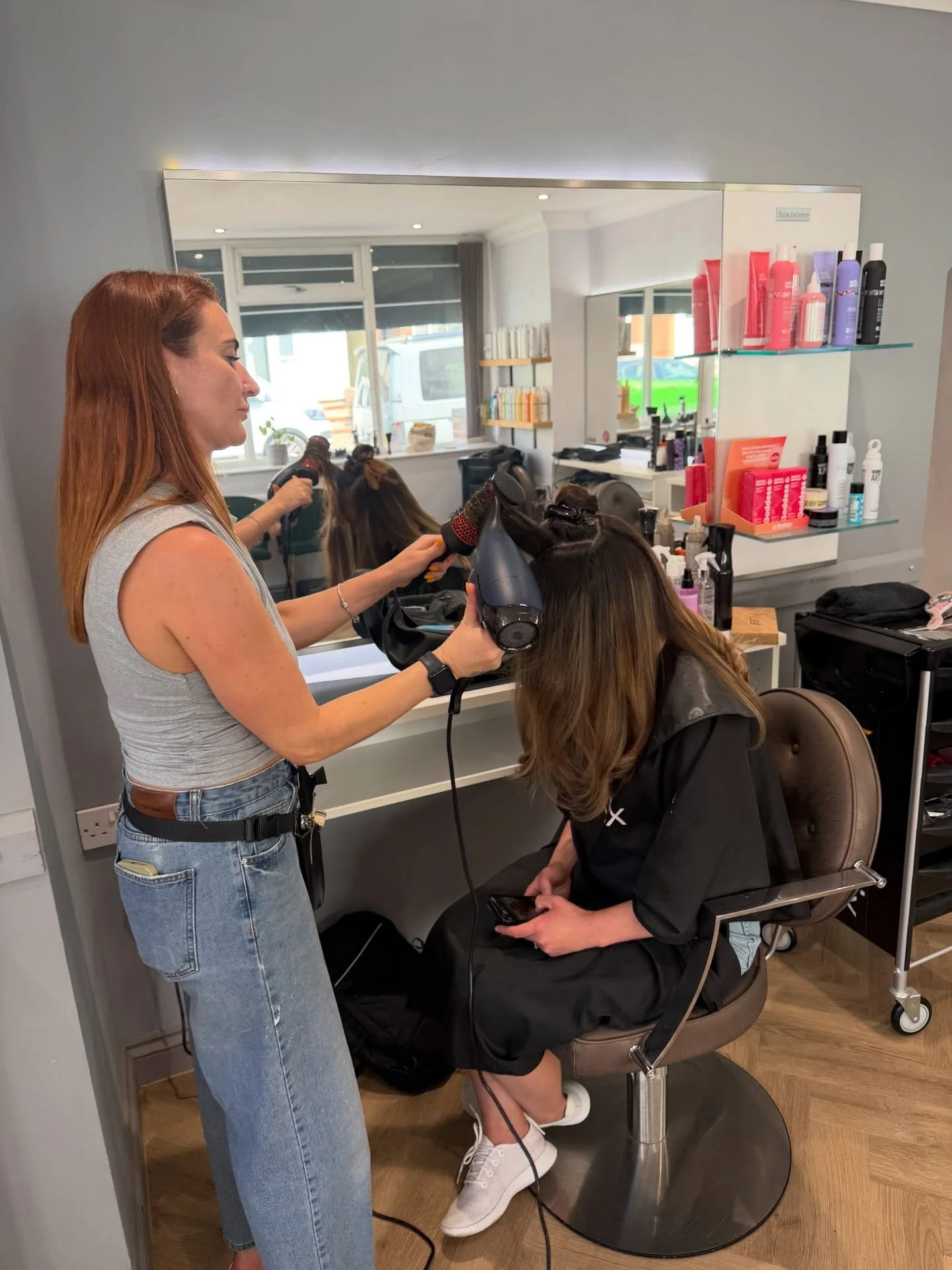 ✨ Meet Amanda! ✨

Amanda has had an amazing first couple of weeks with us, and we&rsquo;re so excited to officially introduce her to the Invidia Norwich team! 🤍

Here she is creating a gorgeous curly blow dry to perfectly show off the beautiful bala