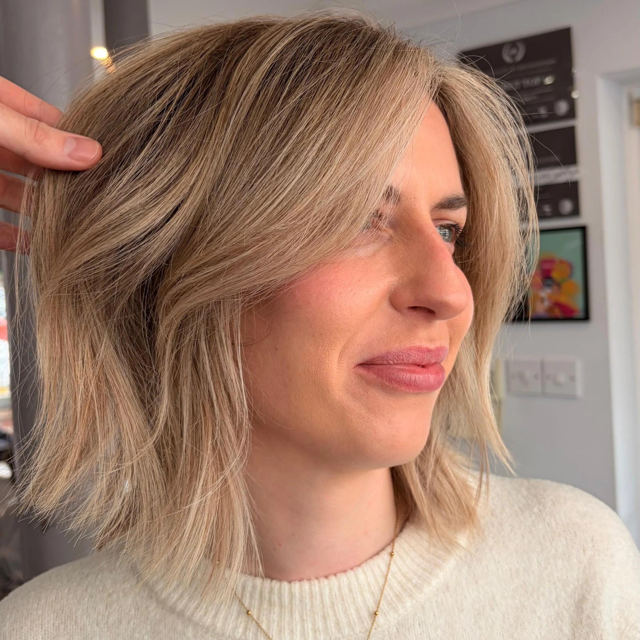 We all love a blonde bob 👏🏻👏🏻

Creating a low maintenance colour by brightening her hair up but still keeping the natural root for a softer grow out! 
 
Created by Wilson 

#bobhaircut #hairdresser #hairstylist #haircolor #hairstyle