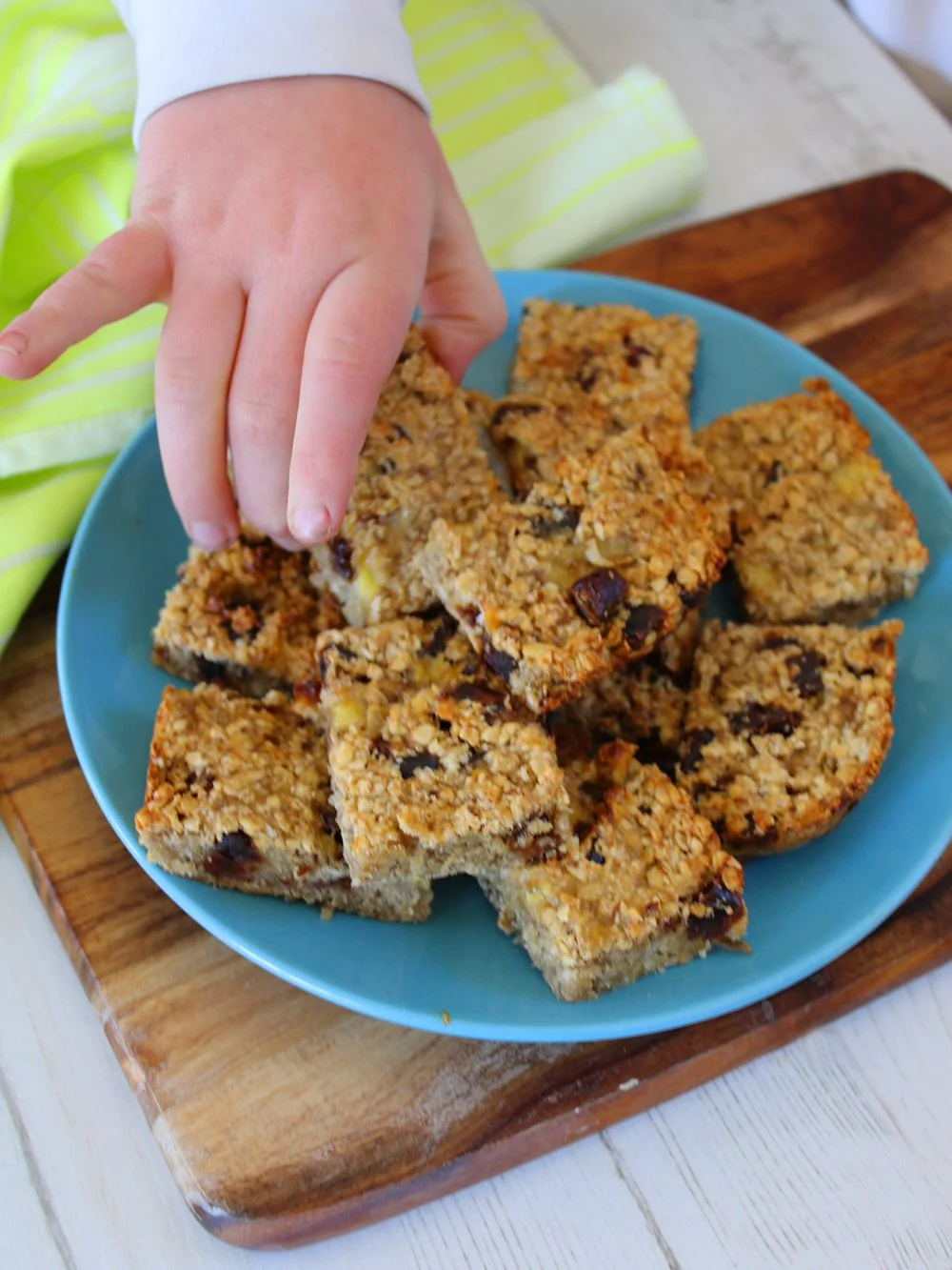 banana &amp; date oaty bites