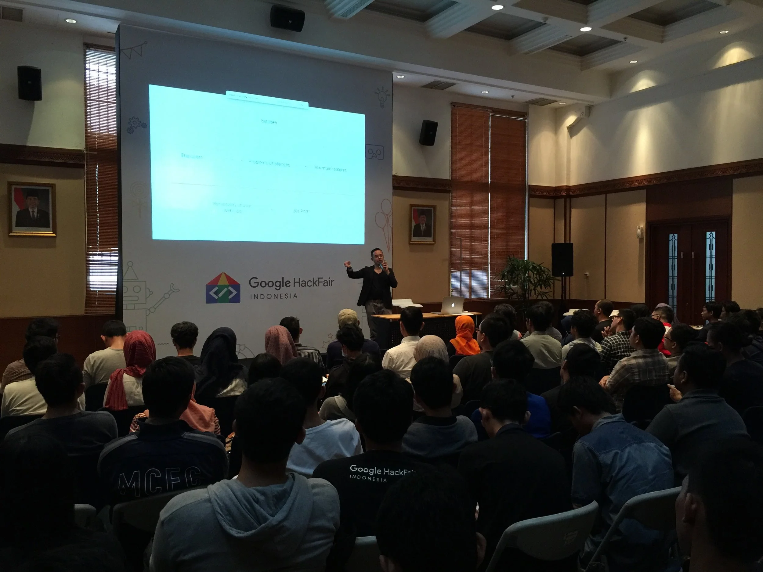 2015-12-06 16.19.00-1 google hackfair.jpg