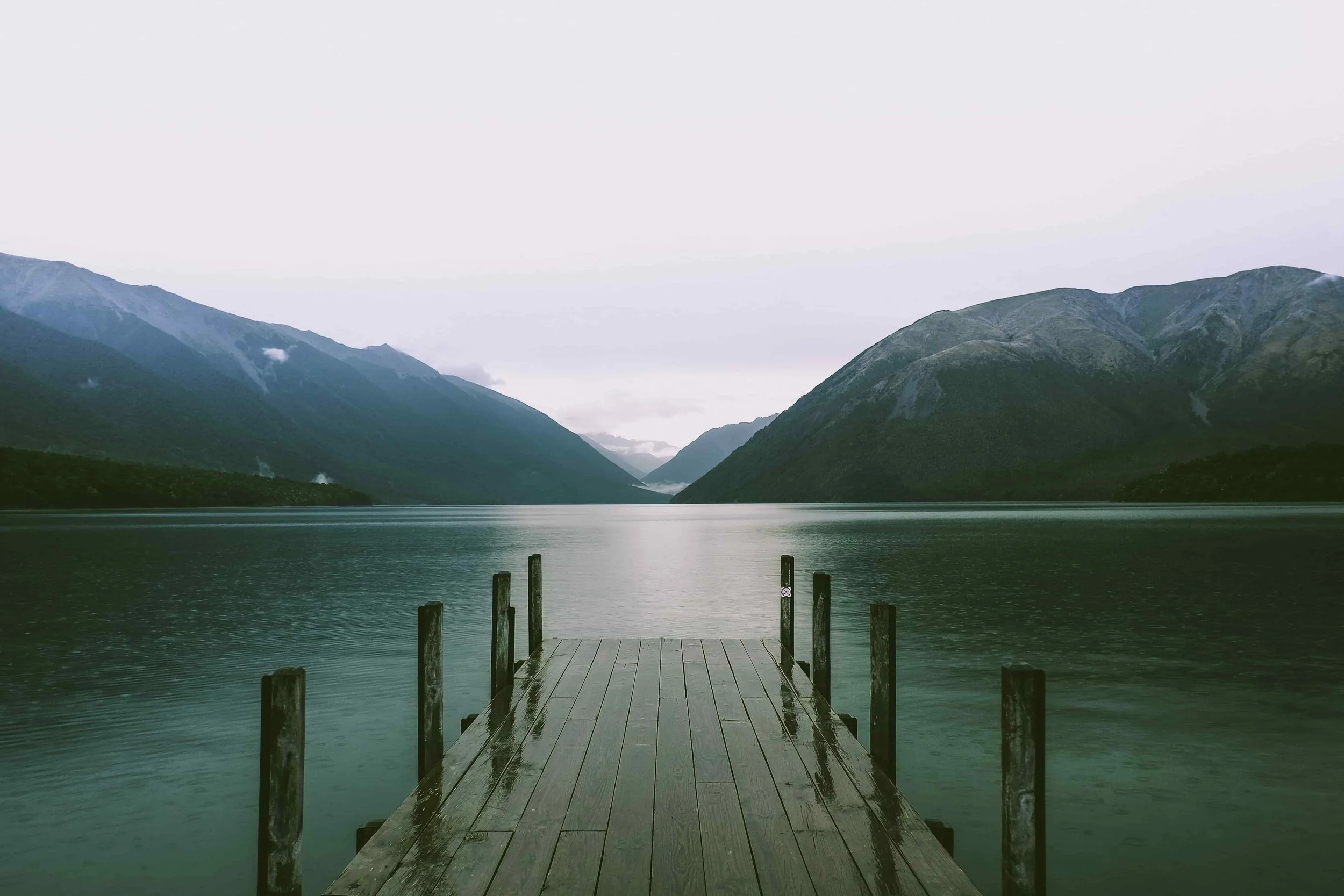 lake-rotoiti-new-zealand-jetty- south-island-water-peaceful-tim-foster-242021-unsplash-min.jpg