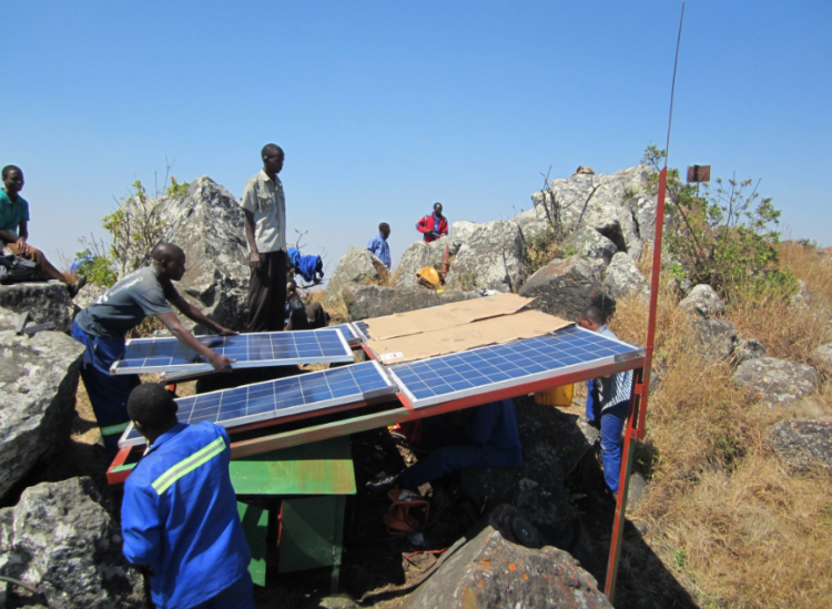 Off-grid solar in the Sahel to reduce reliance on wood fuel in rural populations. Credit: United Nations Climate Change