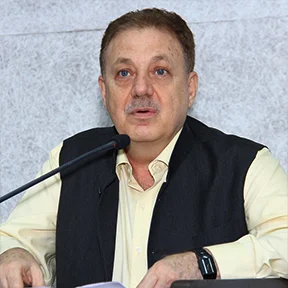 Dr. Waiel S.H. Awwad, then President of the Foreign Correspondents’ Club of South Asia