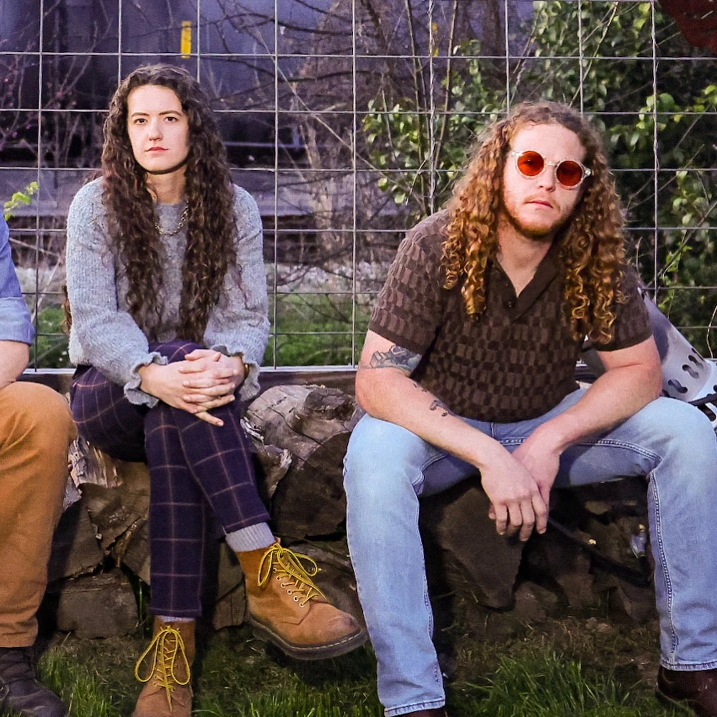 These two idiots are playing at @kegandbarrel_westhattiesburg this Thursday night! Come on out at 6PM for some tunes 
.
📸 1: @dead.rabbitphotography