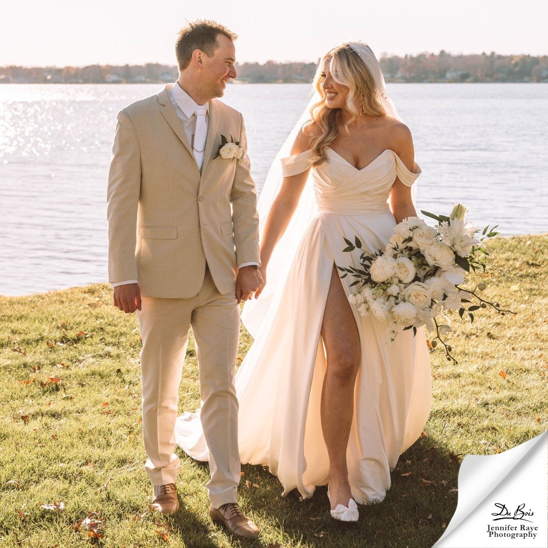 Obsessed is an understatement...😮😍💍. Our tan ensemble worked so well with this warm summer wedding! Thank you so much, @jenniferrayephoto for capturing this picturesque day! 📸

Interested in tan for your wedding? Browse our styles at our link in 