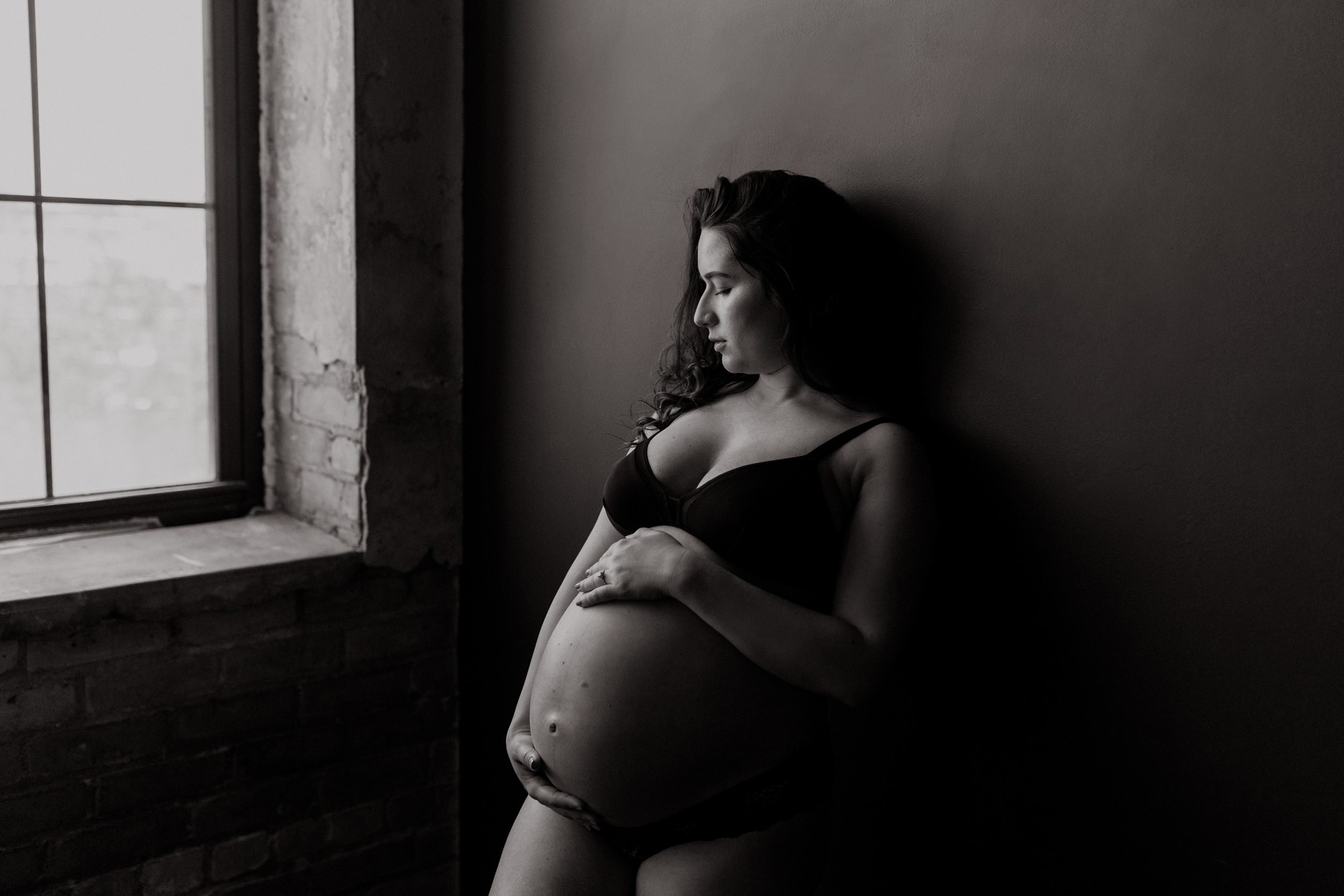 Maternity-Boudoir-Portrait-of-a-Pregnant-Woman-0011.JPG