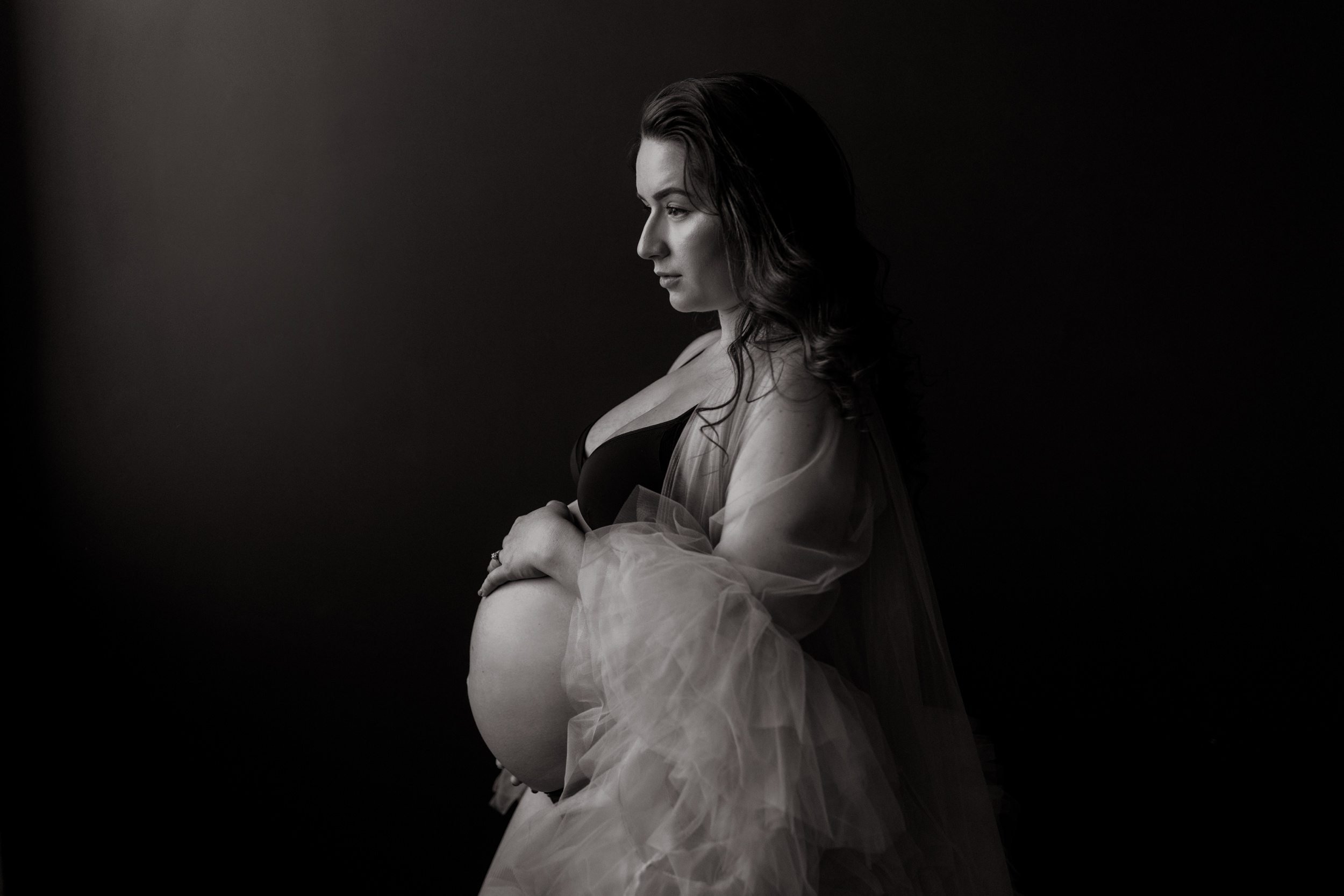 Maternity-Boudoir-Portrait-of-a-Pregnant-Woman-0014.JPG