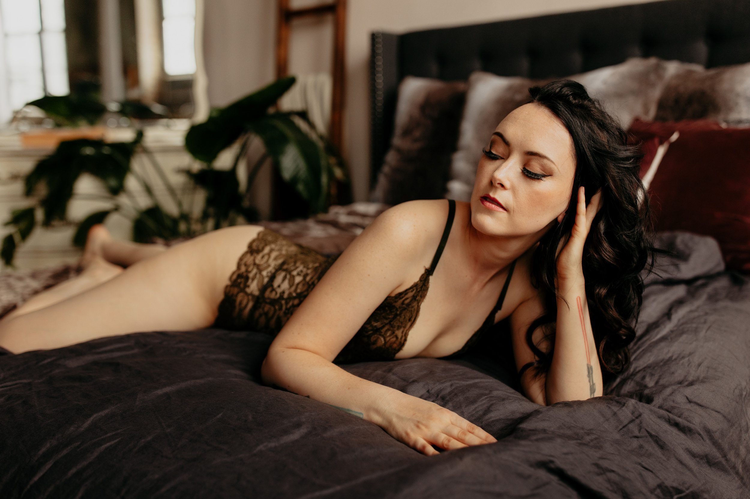 Boudoir-Style-Portraits-with-Dungeons-and-Dragons-Roleplaying-Props-0003.JPG