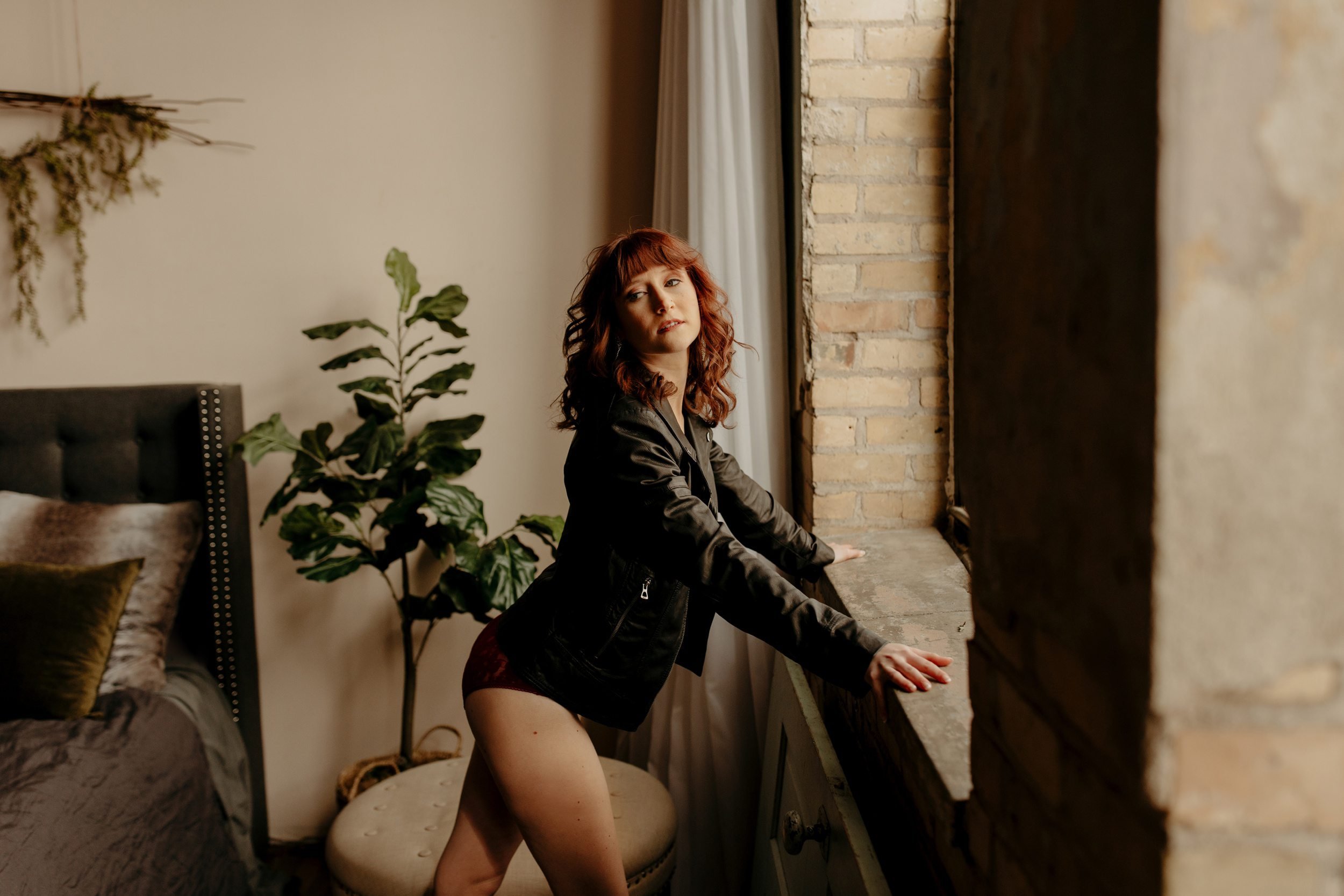 Classic-Boudoir-Portraits-with-Vintage-Vibes-in-Minneapolis-Studio-0017.JPG