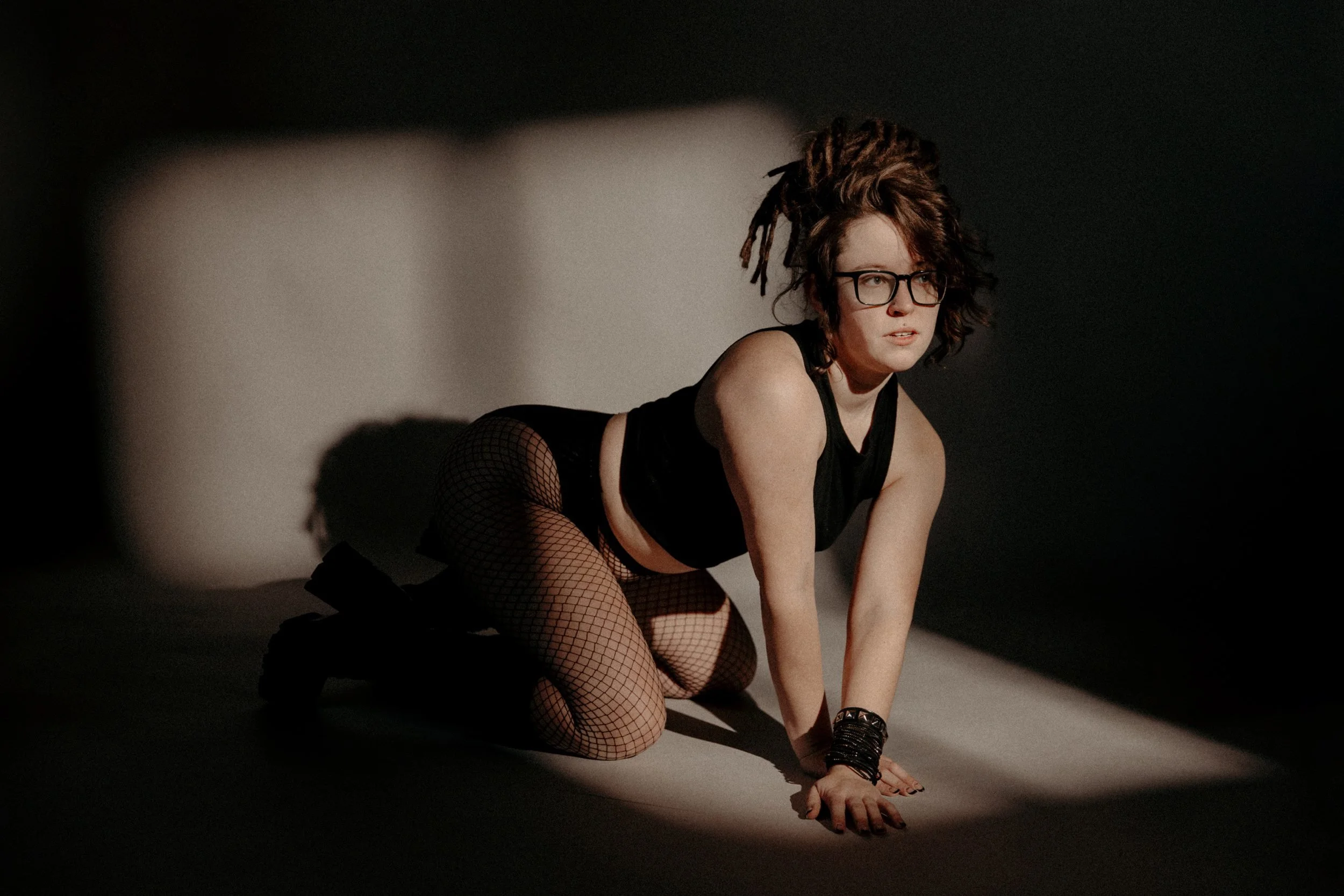 Experimental-Lighting-Sessions-in-Minneapolis-at-Render-Boudoir-Studio-0007.JPG