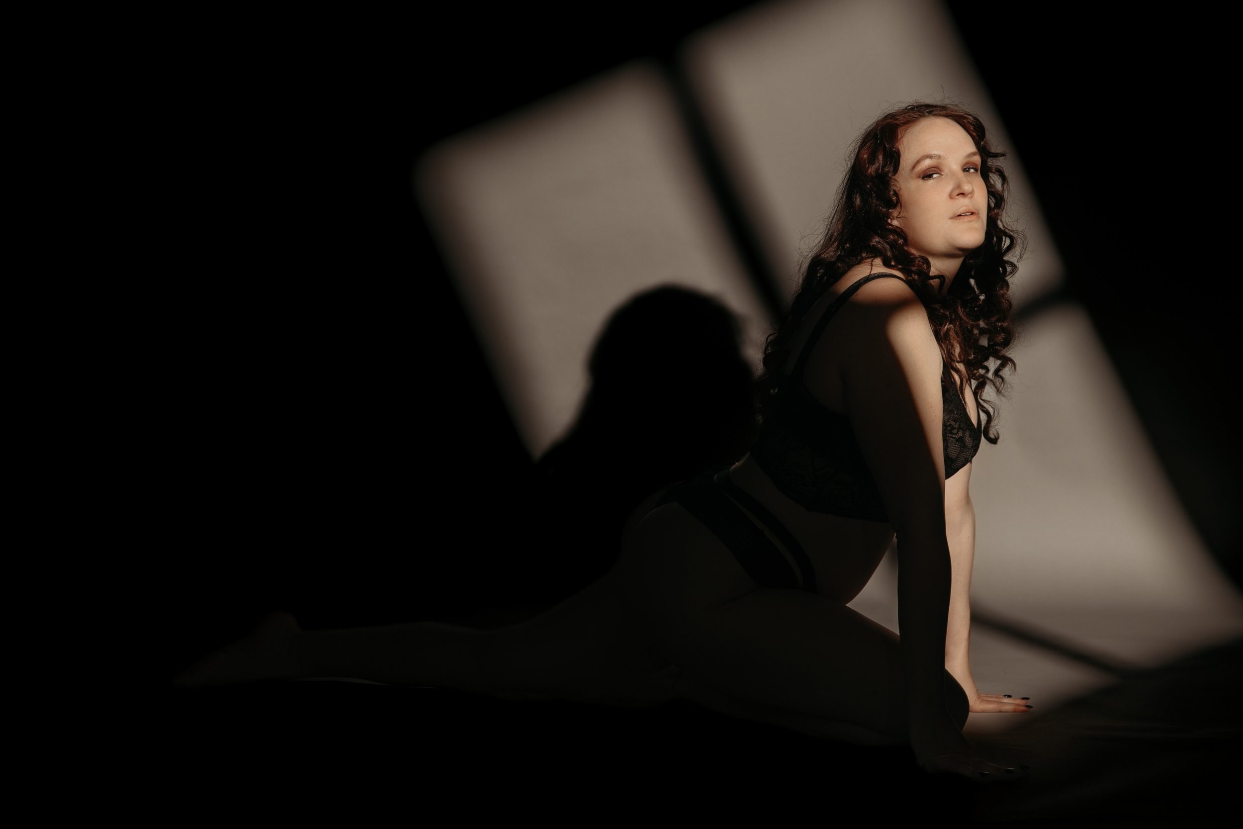 Experimental-Lighting-Sessions-in-Minneapolis-at-Render-Boudoir-Studio-0026.JPG