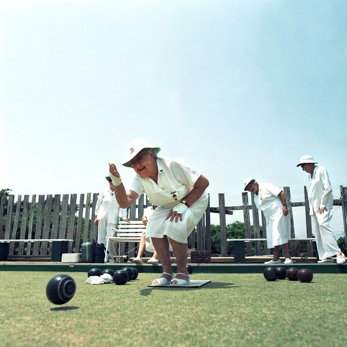 BOWL_bowlinglady02_web.jpg