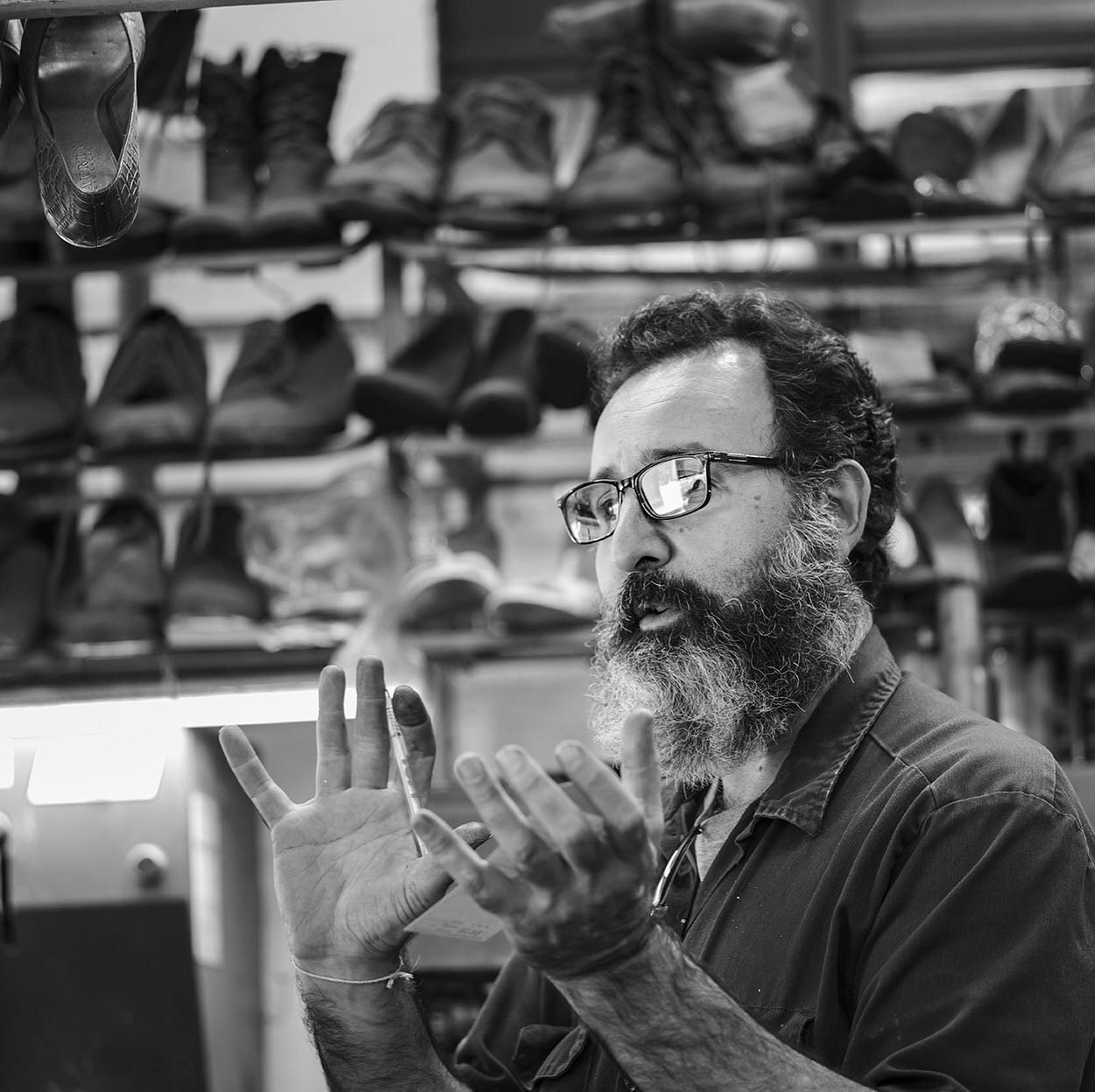 John the shoe repair guy in DTLA explains how he will repair the lady&rsquo;s high heels. He loves what he does. I talk to him and Ben every day when I get groceries. Best repair shop by far . For all leather products. 

Photographed wity Leica M mon