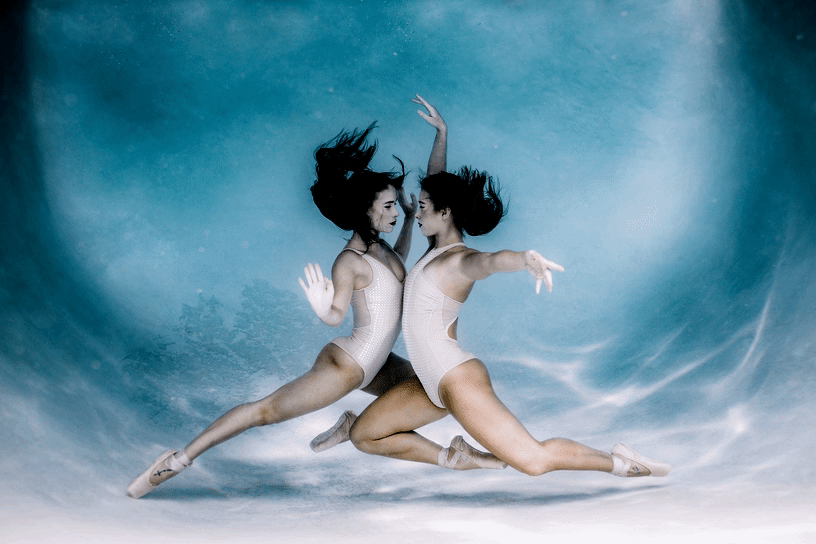 2018_LAPERLA_UW_SEL-26660V2 (816px, 25fps).gif