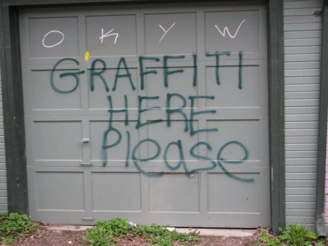 Graffiti_Here_Please.jpg