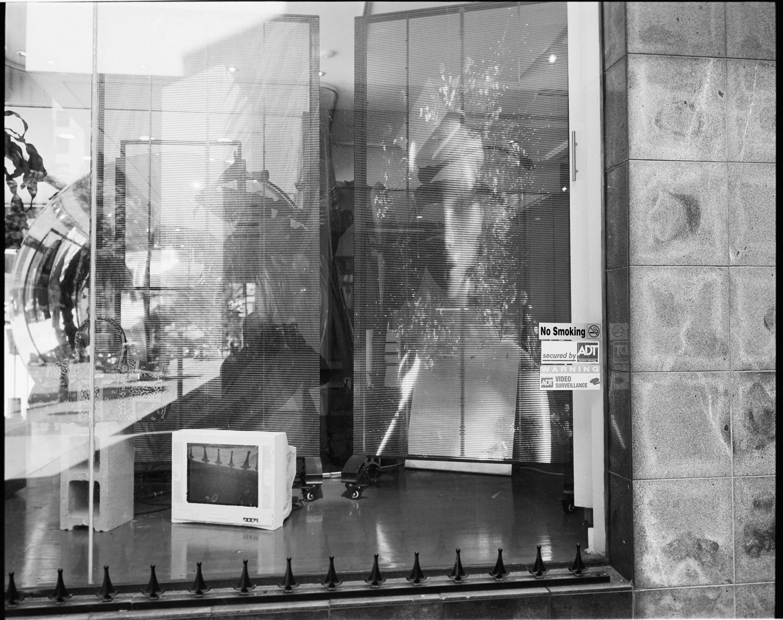 Howe Store Screen 40-2.jpg