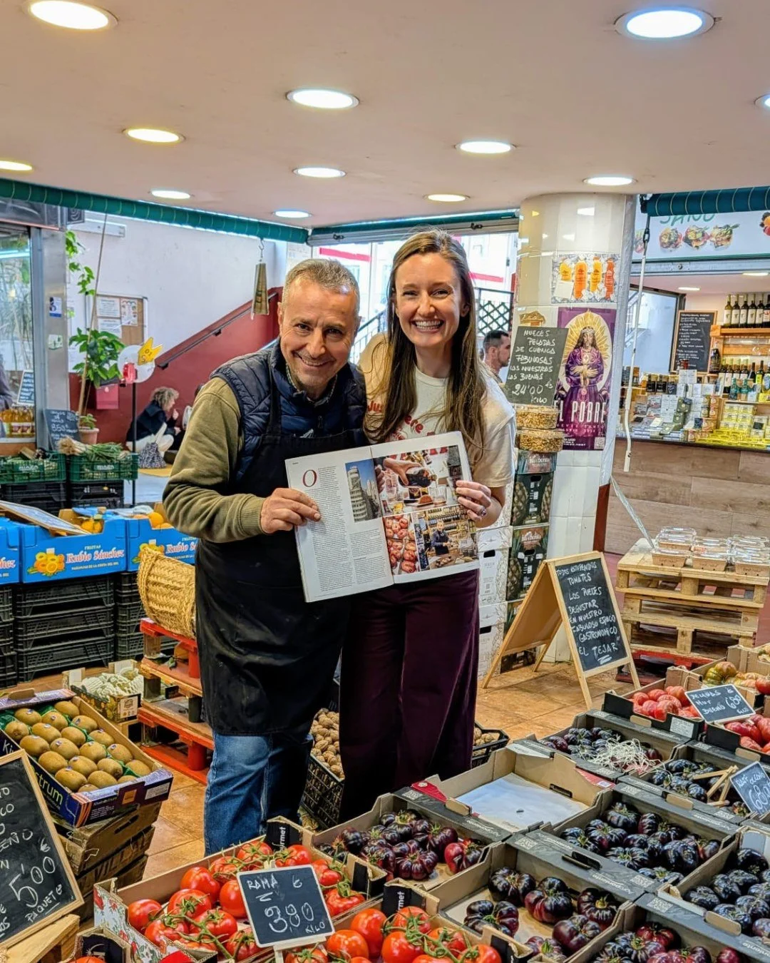 When National Geographic Traveller calls to learn about the best food in Madrid, we knew just where to take them! It was an honor to introduce Pedro and his tomatoes to the world 🍅 @natgeo

To experience the same VIP market treatment, join us on our