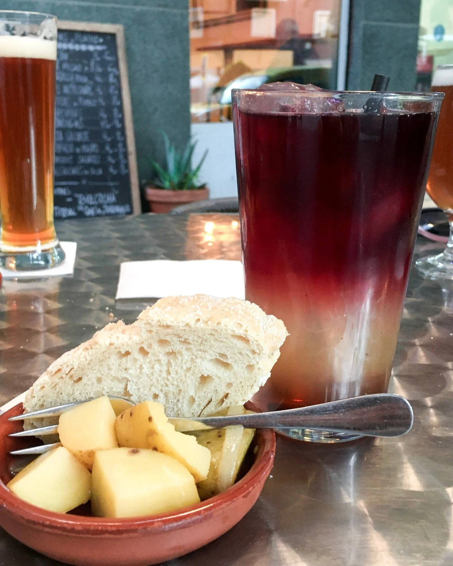 It's Tinto de Verano season! 🍷 ☀️ Made with red wine and lemon soda, this is our go-to drink of the summer in Madrid. Rather than ordering sangria (which is not a thing here!) go for a tinto de verano instead. 

For more tips on where to sip like a 