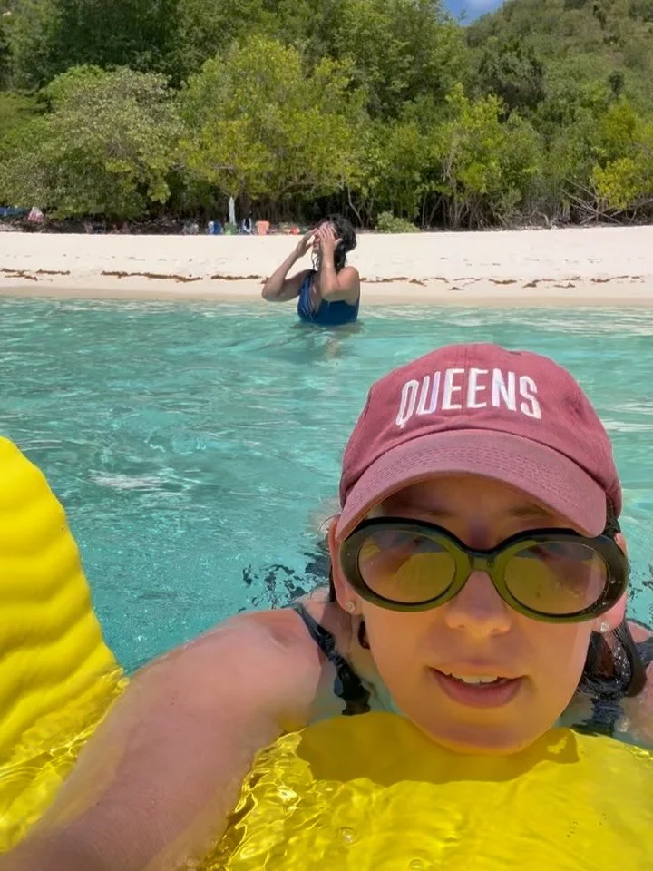 Went to a beach. First trip without Barry. Tried to take a selfie. ๐ฆโ๏ธ๐ณ #mama