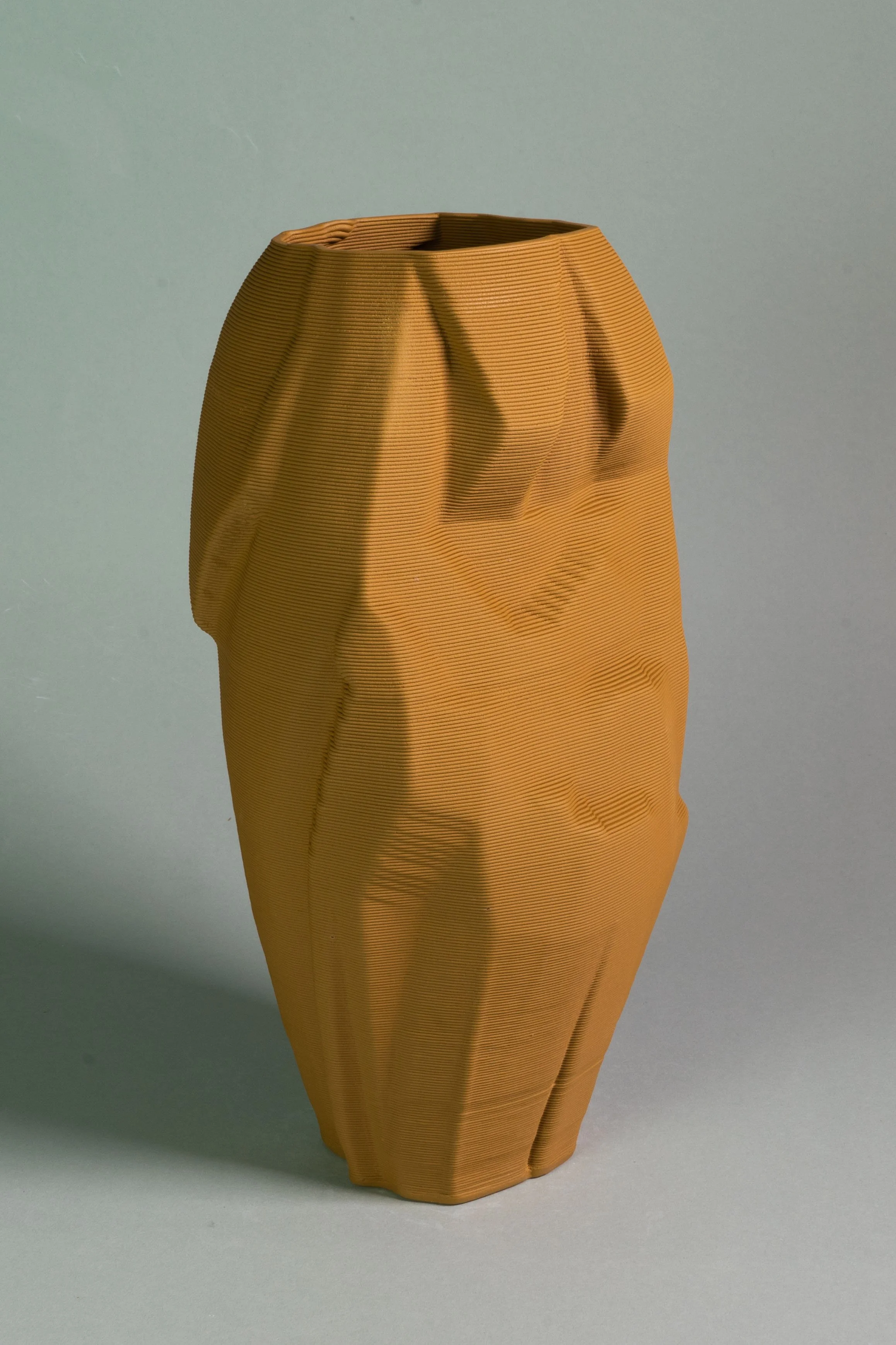 DanielValenciaFerrá_Tectonic_05_2023_3DprintedAndColouredPorcelain_350x170mm_320€ (5).jpg