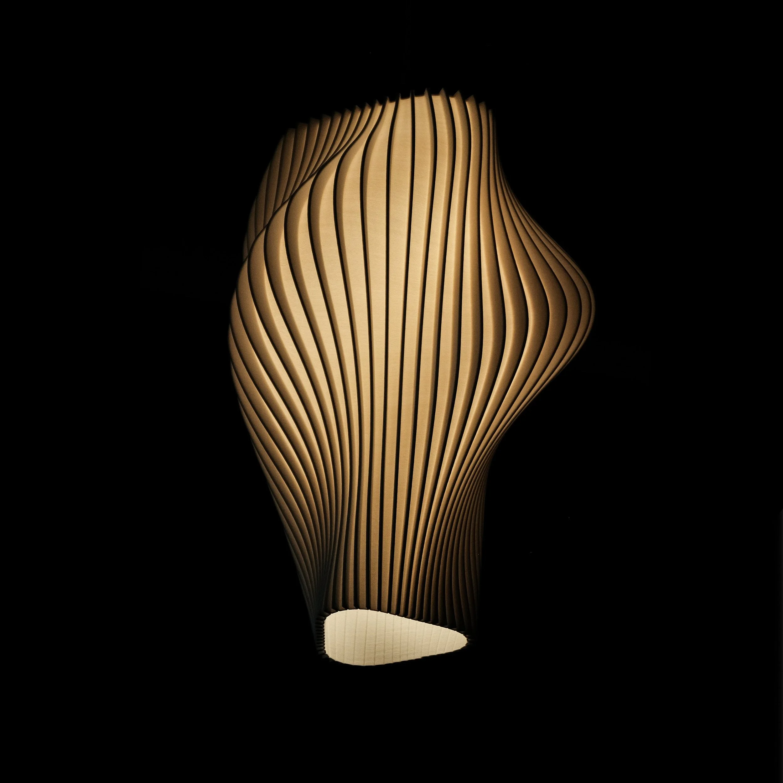 BIOMORPH_CloverLampshade_2023_PolylacticAcid_30x30x40cm_150£.jpg.jpg