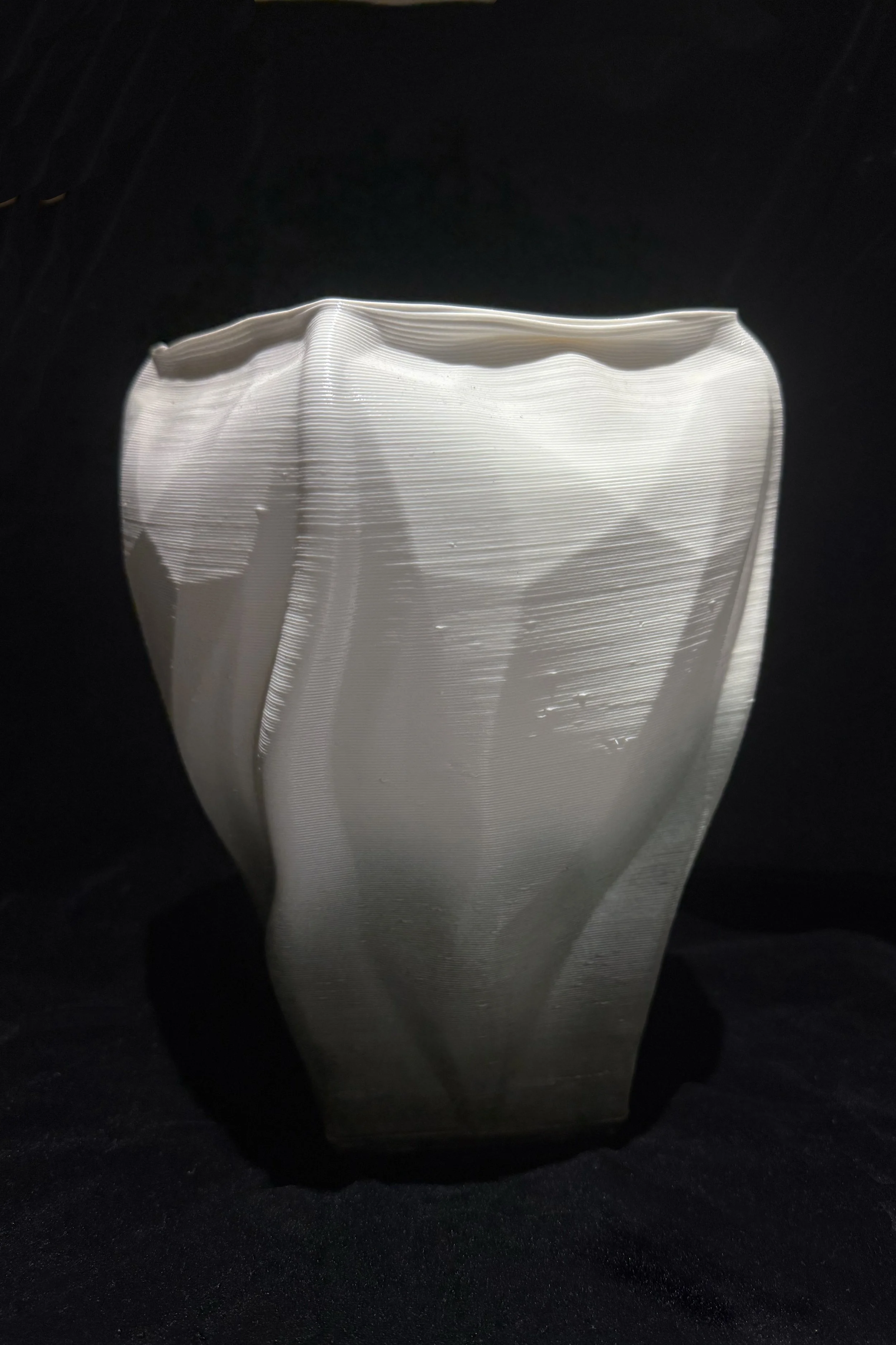 ZixuanZhang_Structure5_2025_GlazedPorcelain_27.5x18x18cm_£480.jpg