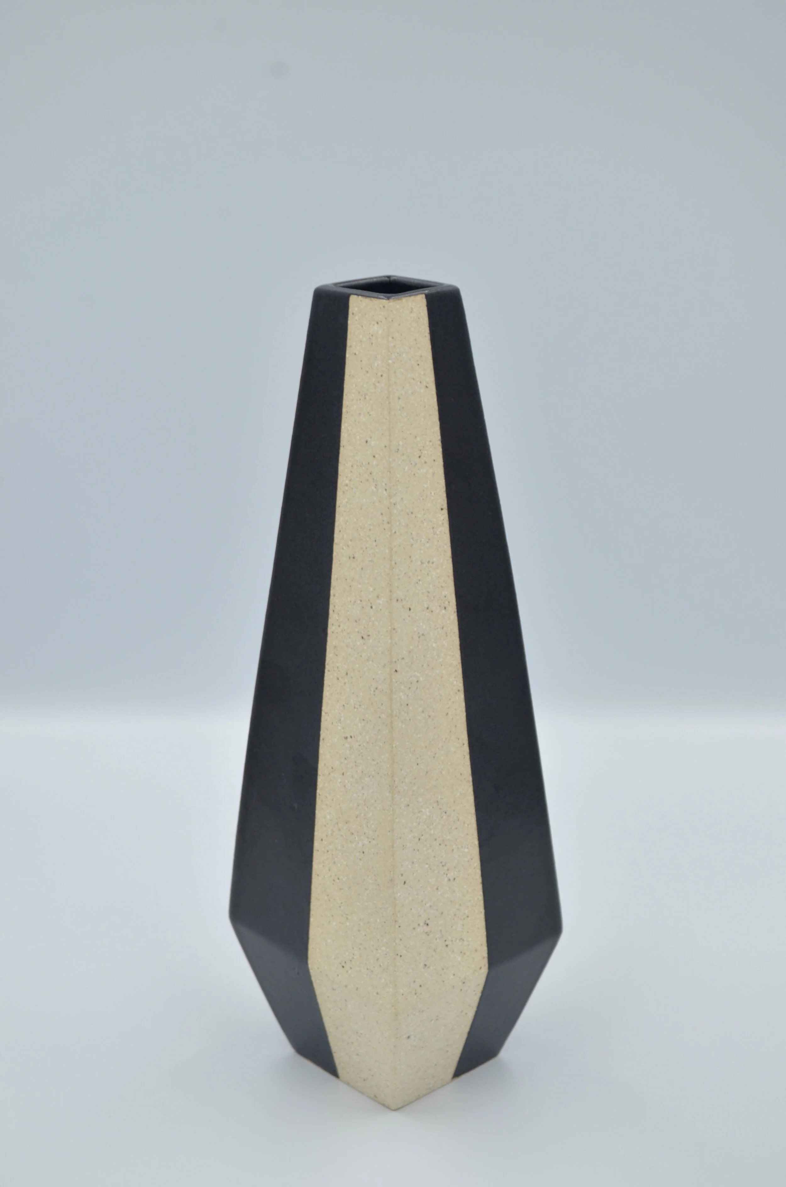 Geometric vase I-2020-7,5x24,5cm-Stoneware, handmade, glazed-417 gr.-200£.jpg