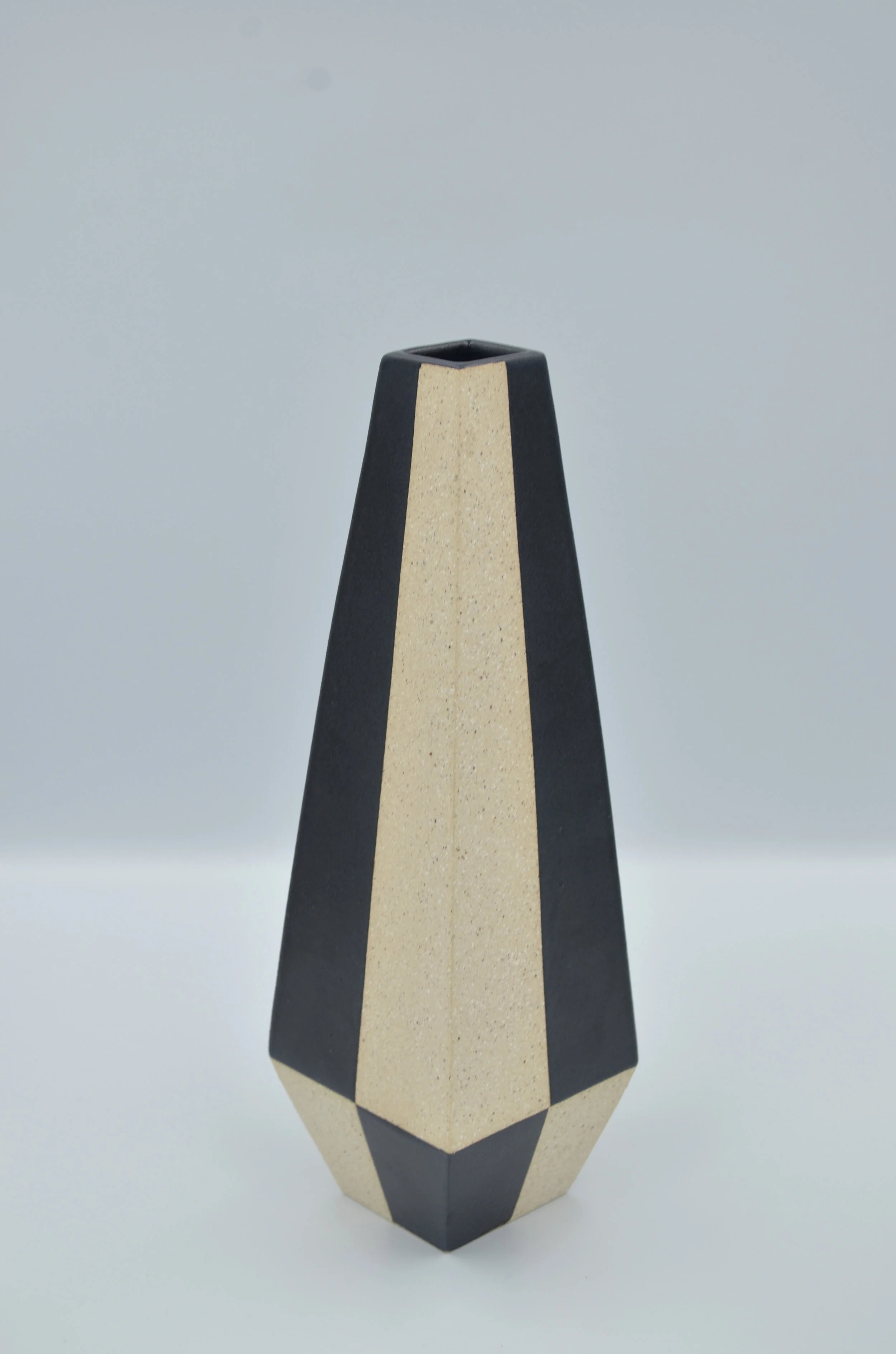 Geometric vase II-2020-7,5x24,5cm-Stoneware, handmade, glazed-480 gr.-200£ (2).jpg