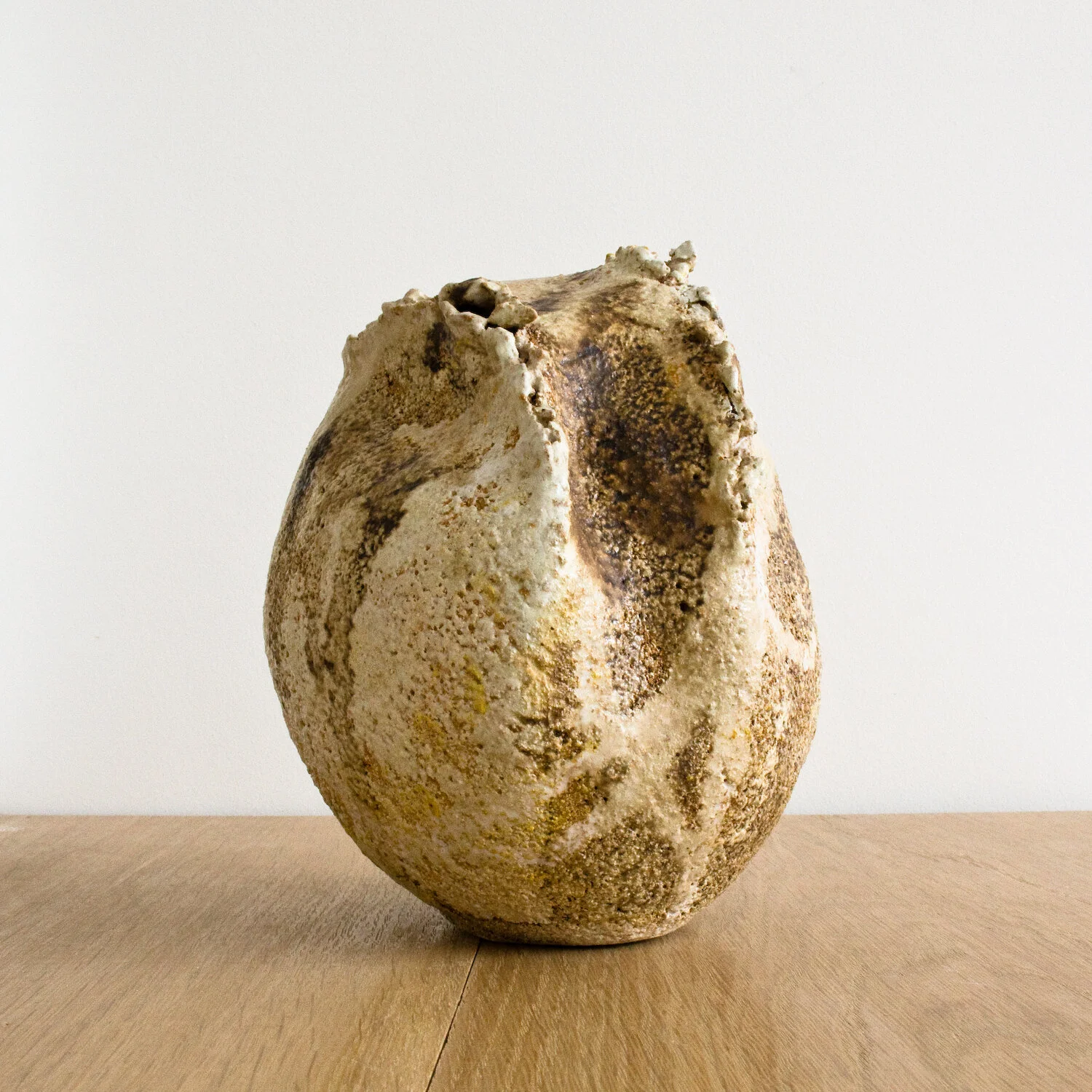 LiseHerudBraten-Pod4_16cmx17cmx12cm_stoneware_porcelain_mix_£550_2019_d.jpg