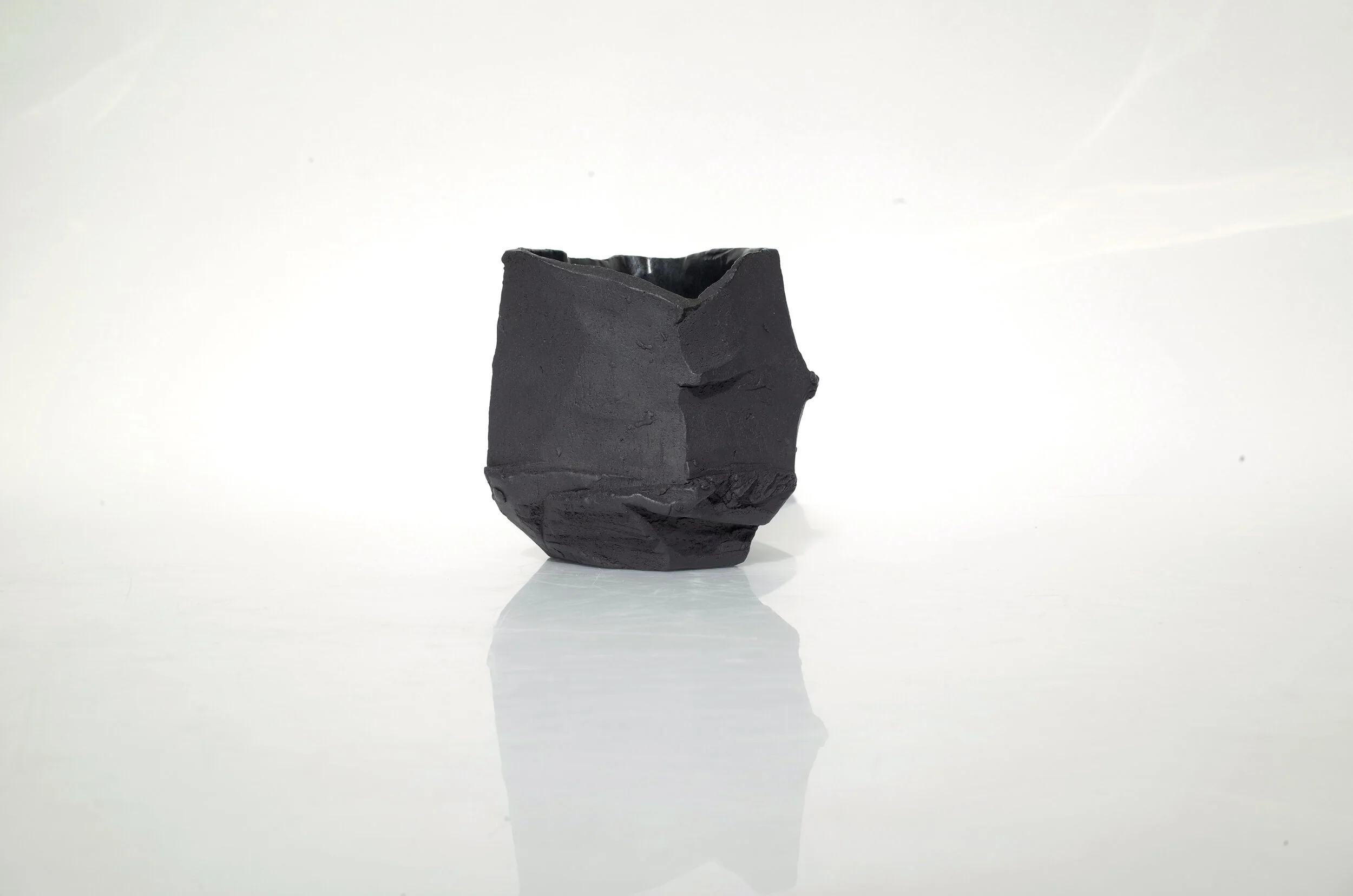 Kurinuki Pot-2020-10x11.5x10.5cm-hollowout_blackstoneware-1.2L-02-180p.JPG