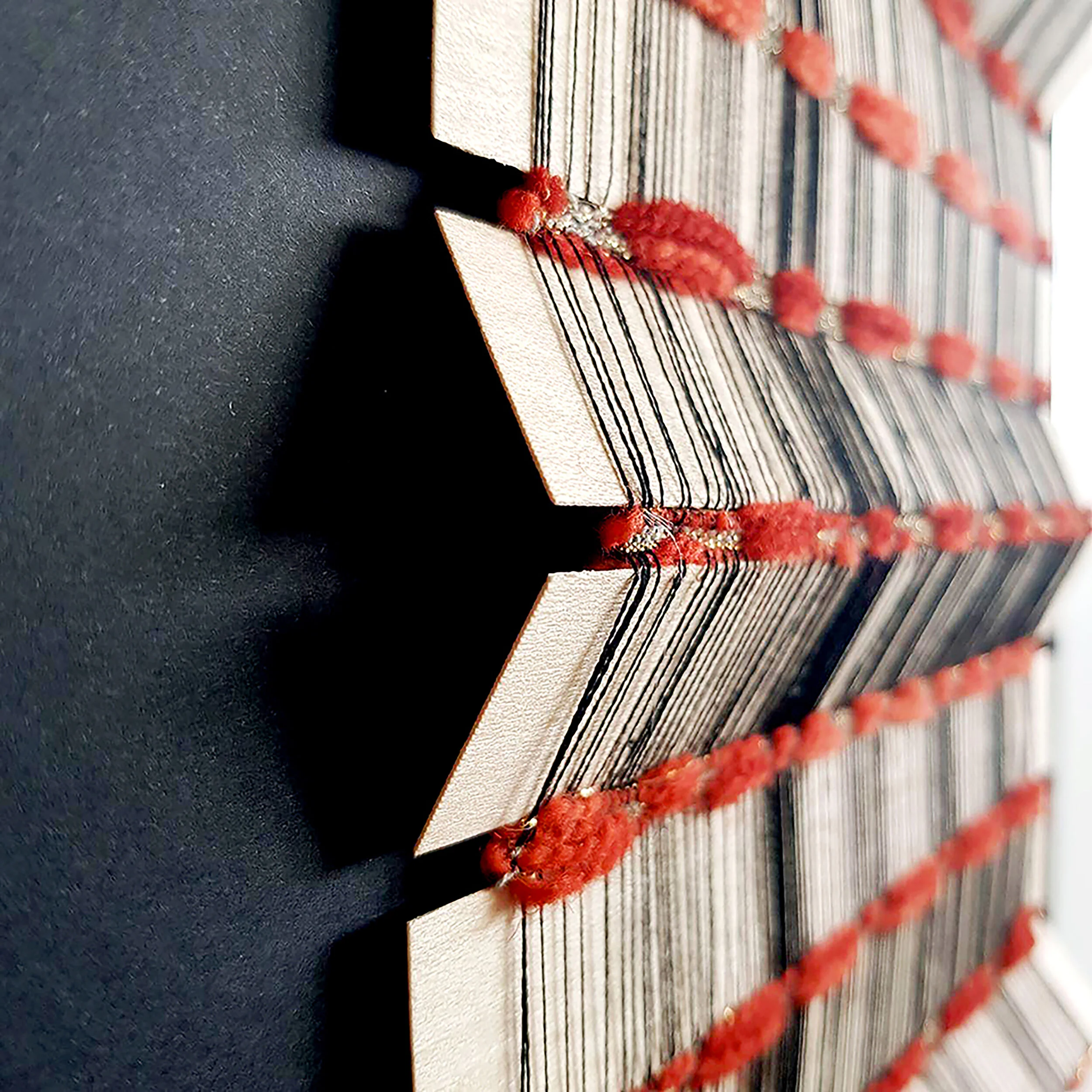 7.Méristème-N°1_h. 31cmxL.41cmxl.4cm_1kg_oak-wool-cotton-lurex_2020_£430.jpg