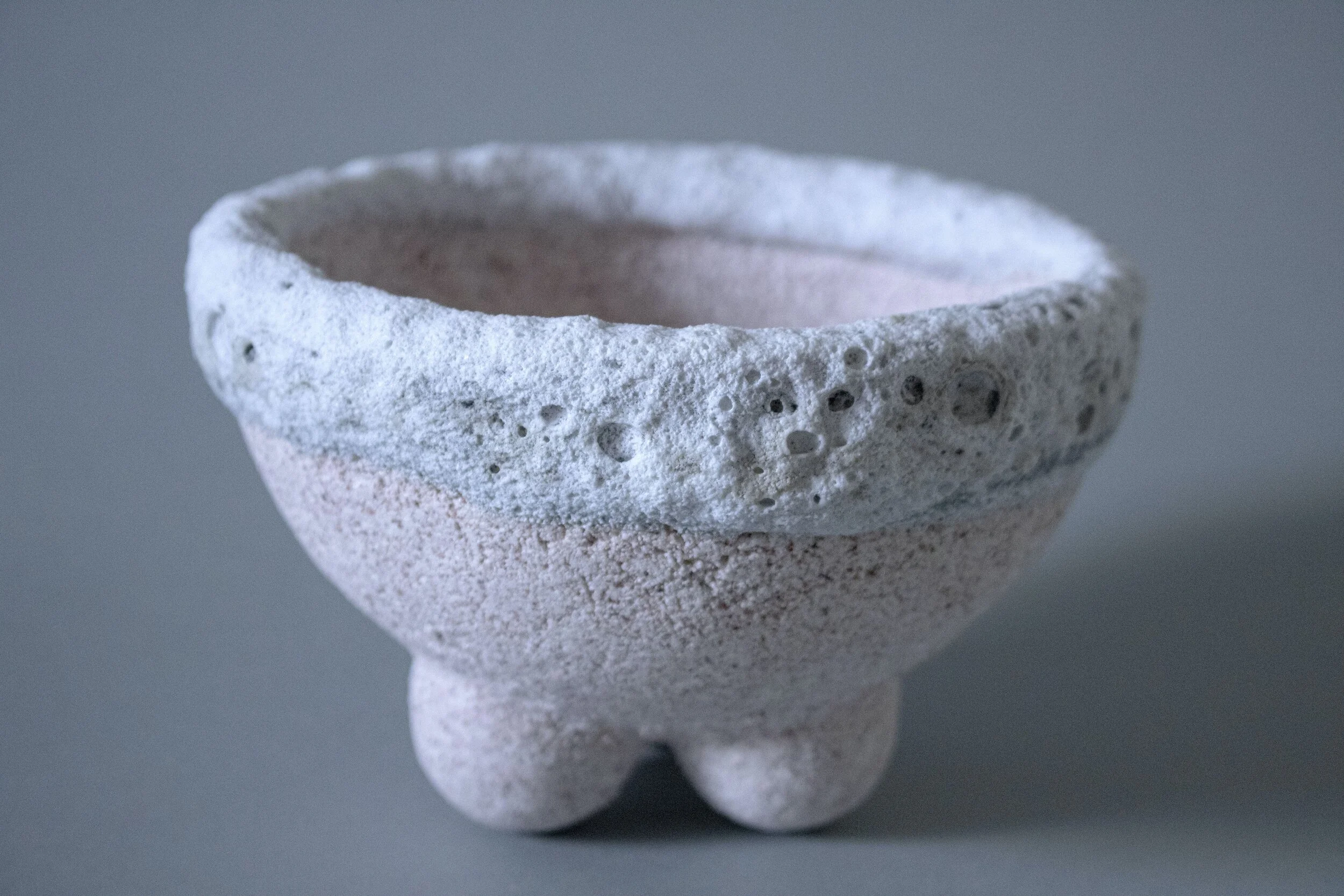Narelle-White-PinkFoamingPorousVessel-Porcelain+Aggregates_2019-CC3a1.jpg