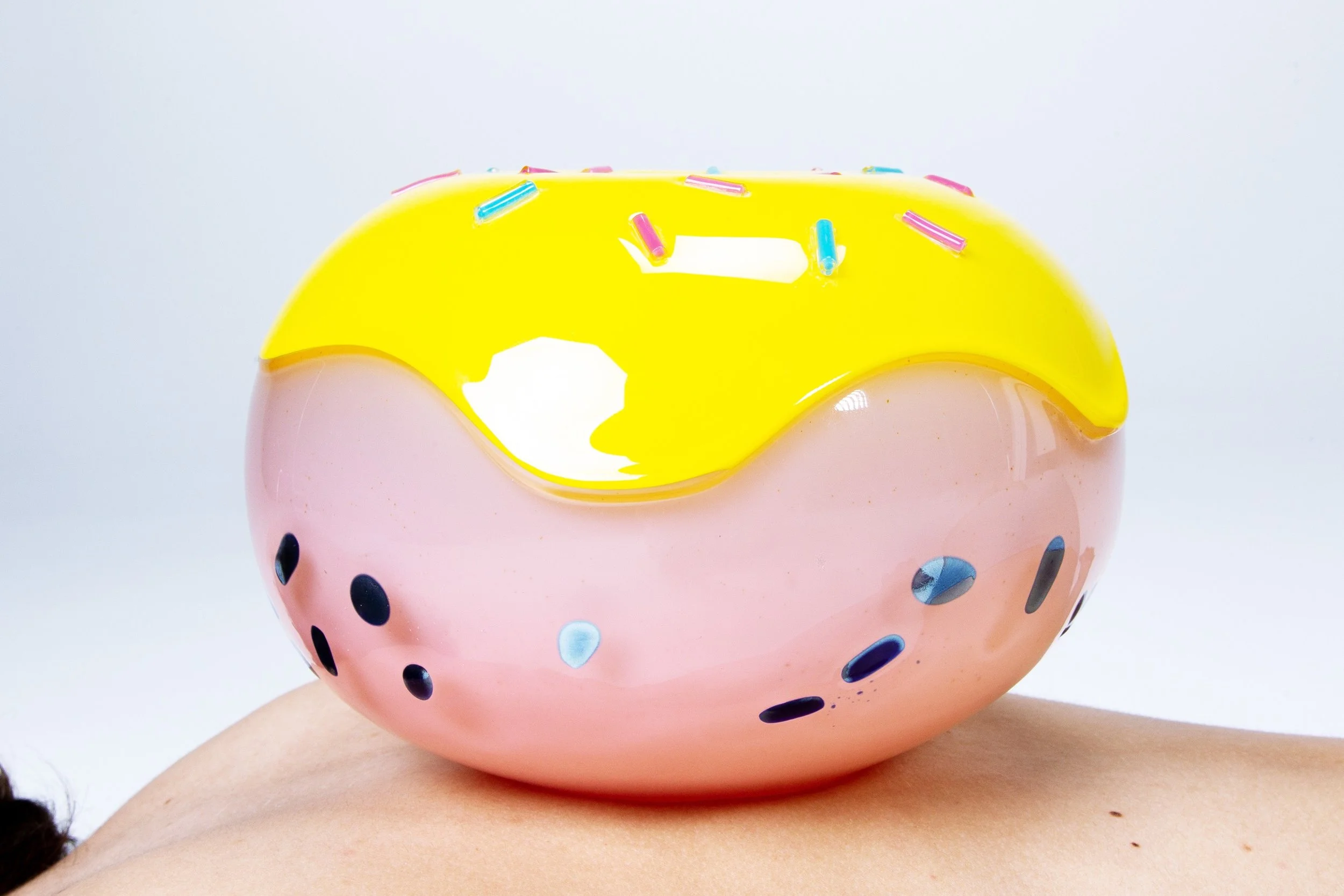 WEBSITE_ YELLOWCREAM _2020_20x20x15_HANDBLOWN GLASS_PLASTIC CRUSH_2.5kg_860£_resize.jpg